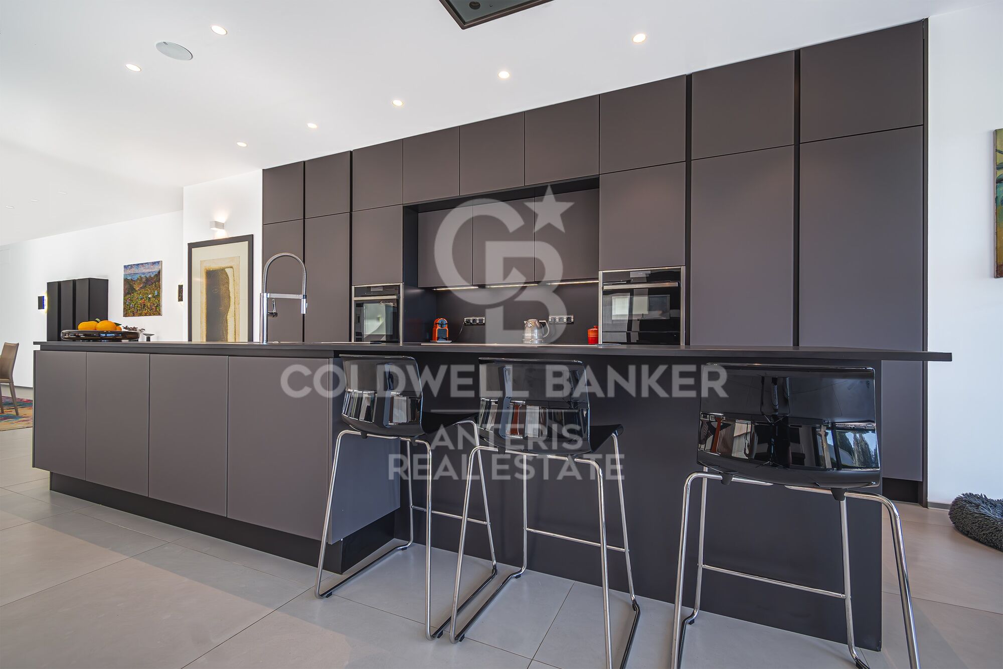 Luxury house with pool and panoramic views