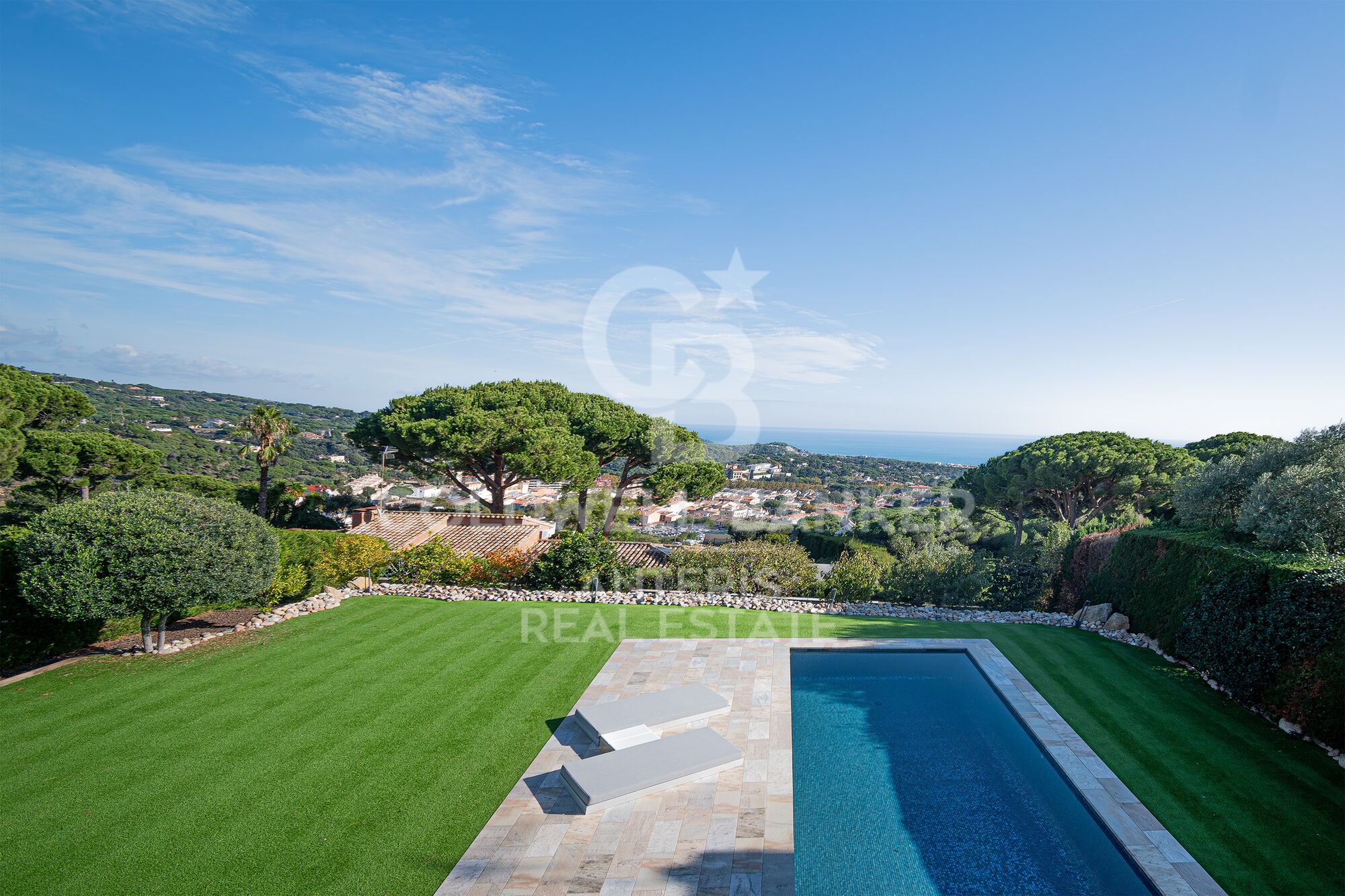 Luxury house with pool and panoramic views