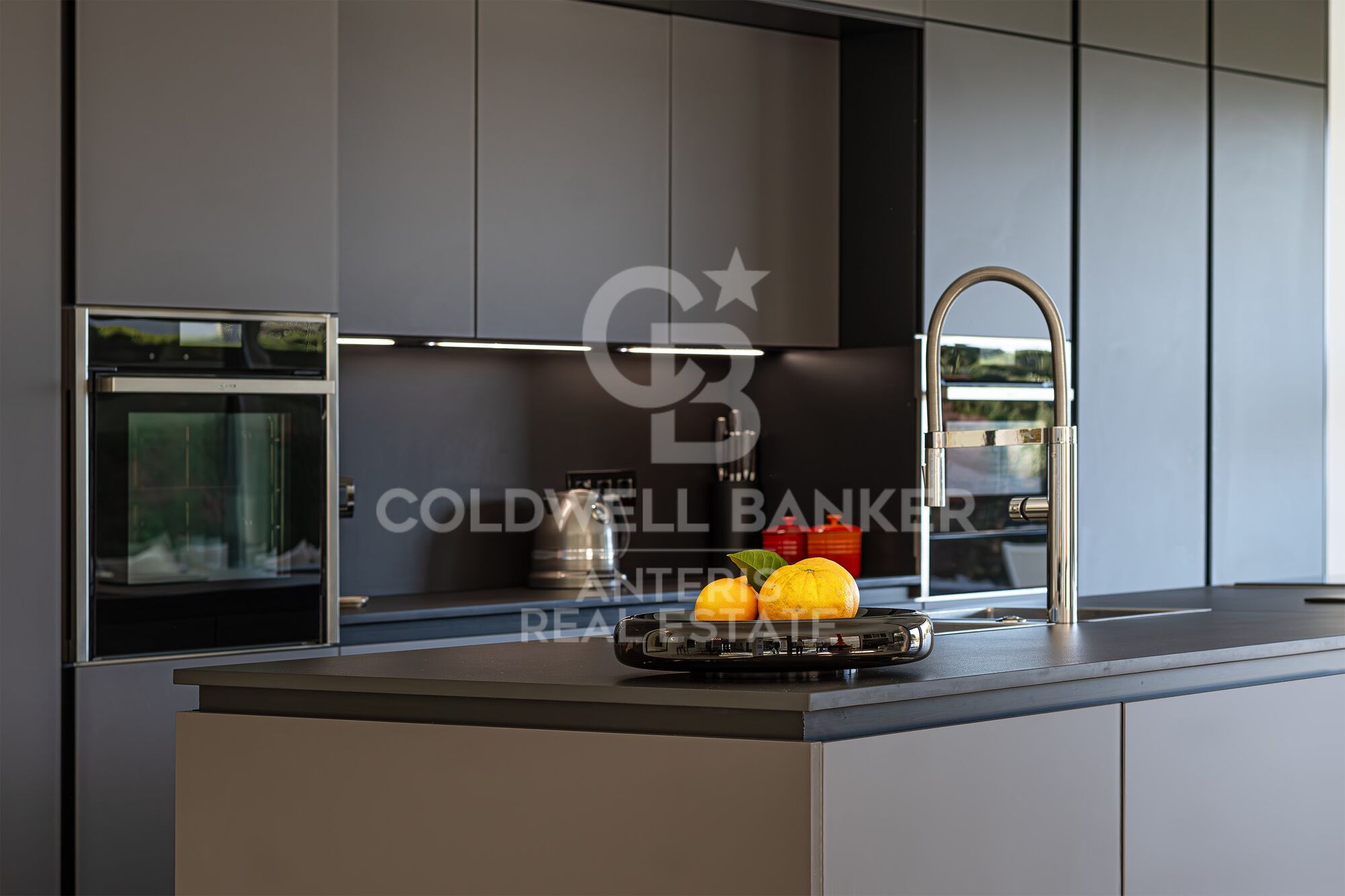 Luxury house with pool and panoramic views