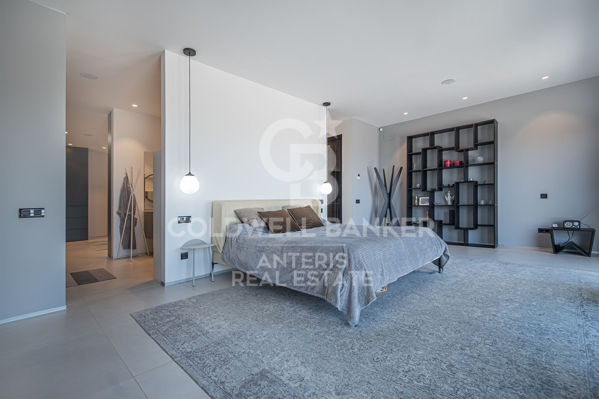 Luxury house with pool and panoramic views