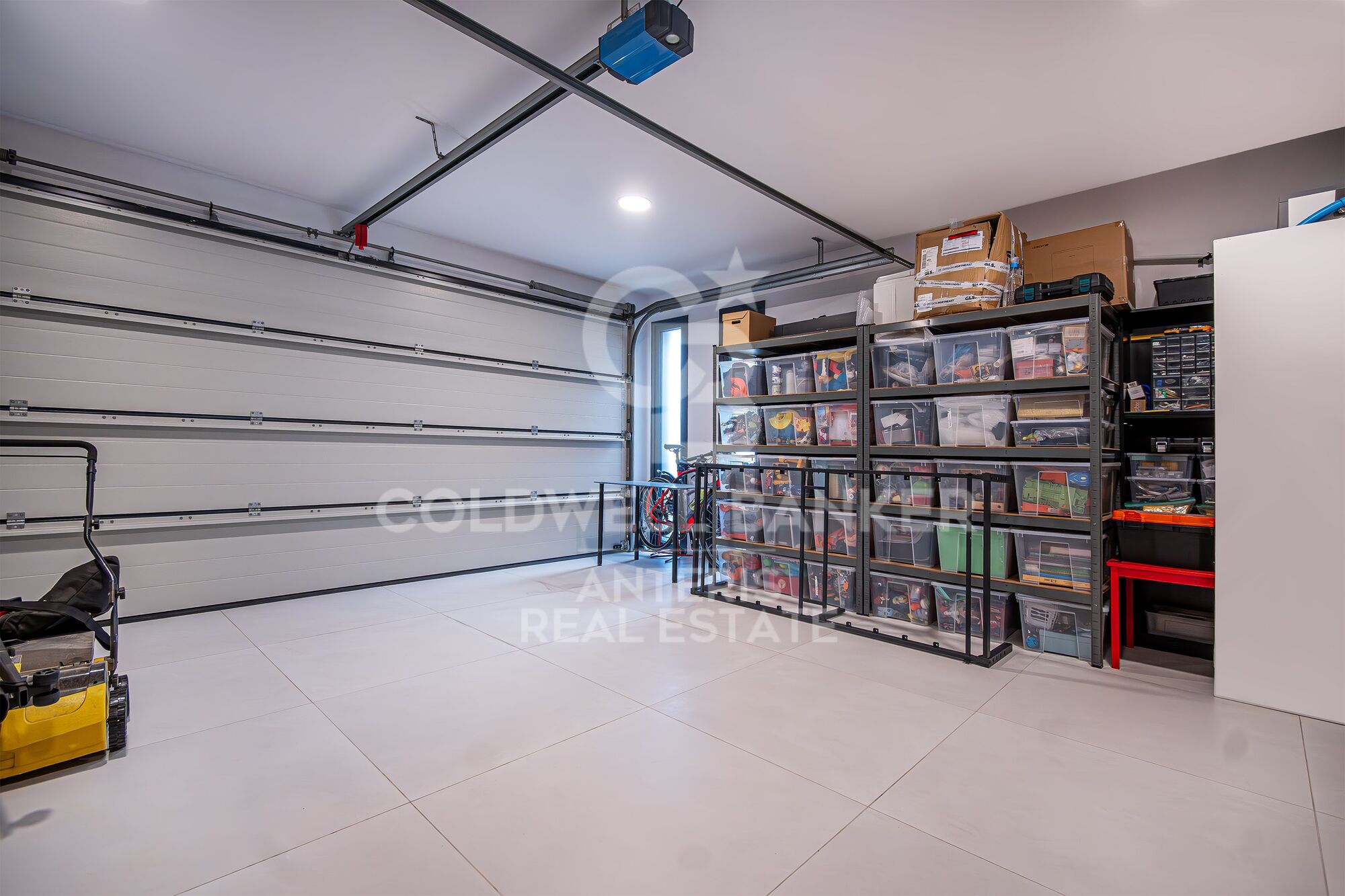 Luxury house with pool and panoramic views