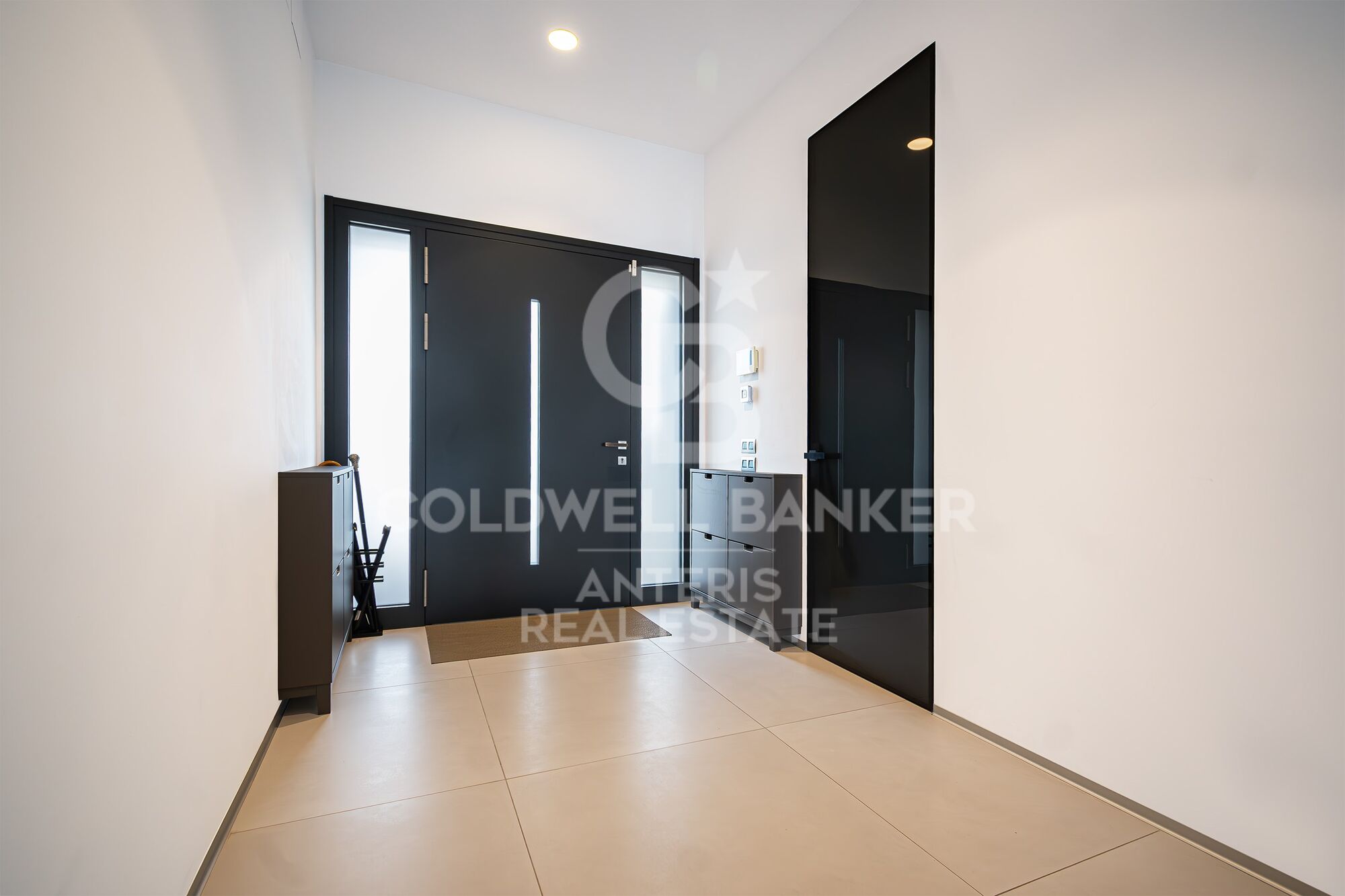 Luxury house with pool and panoramic views