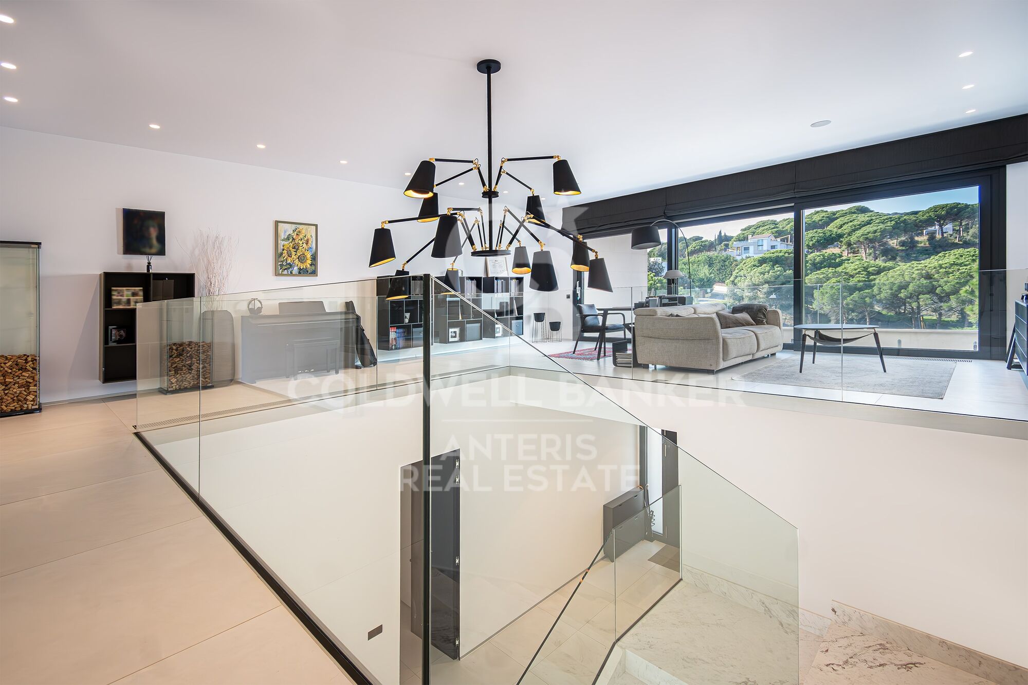 Luxury house with pool and panoramic views