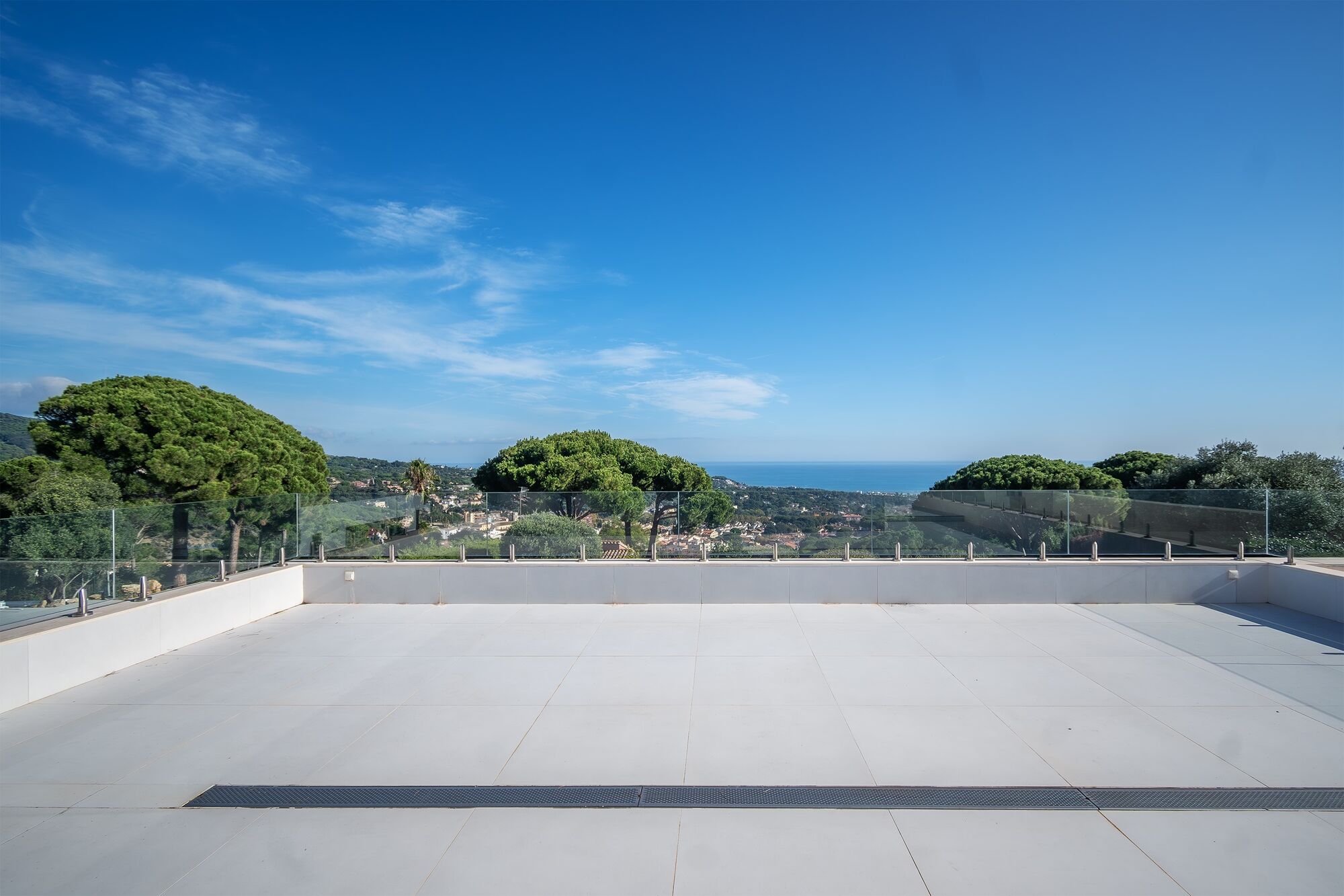 Luxury house with pool and panoramic views