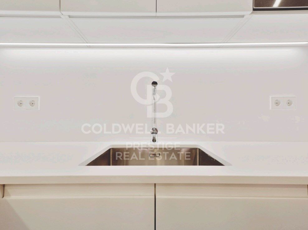 Exclusive renovated apartment in the heart of the Gothic Quarter.