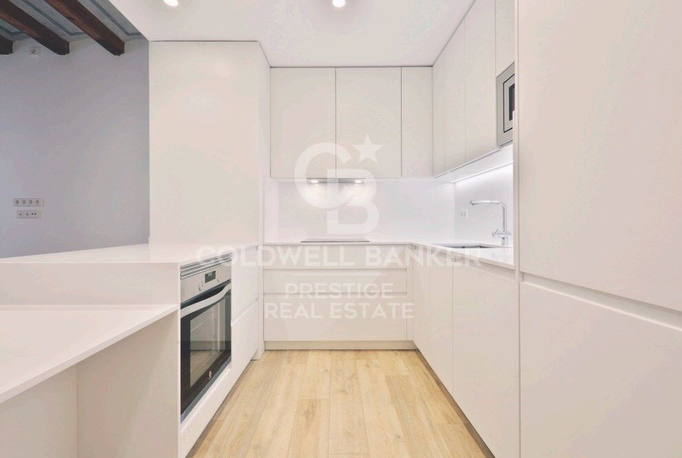 Exclusive renovated apartment in the heart of the Gothic Quarter.