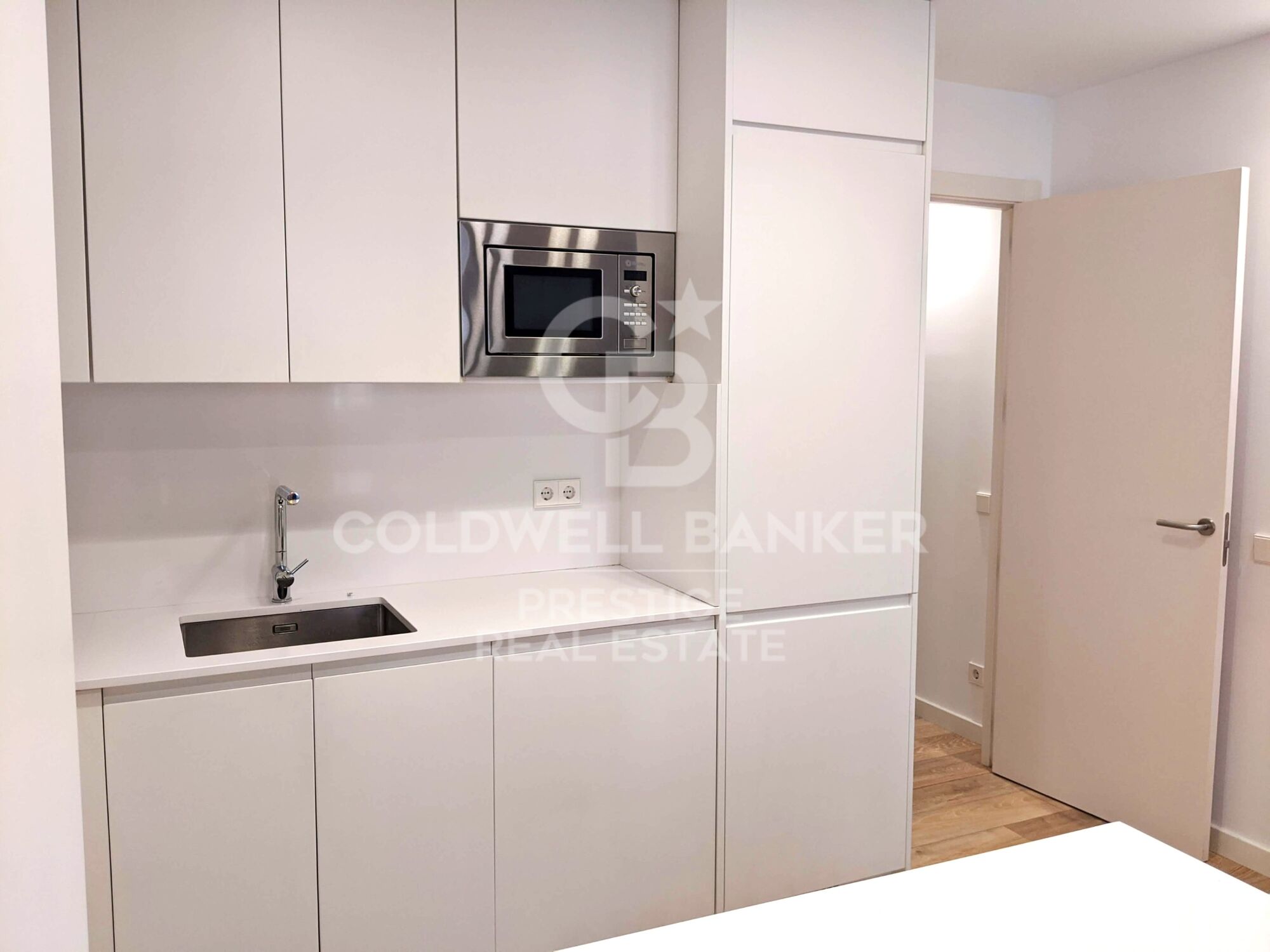 Exclusive renovated apartment in the heart of the Gothic Quarter.