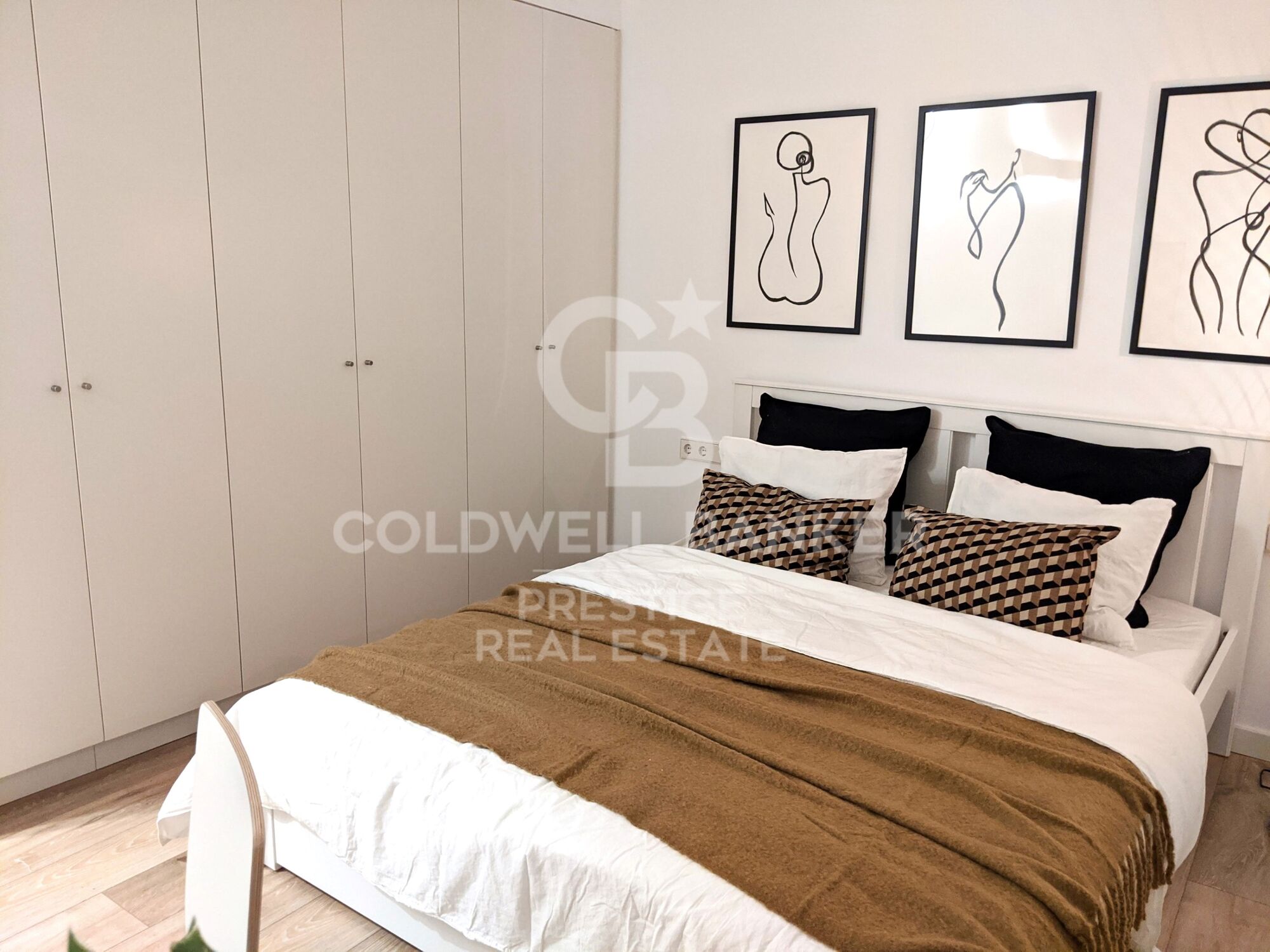 Exclusive renovated apartment in the heart of the Gothic Quarter.