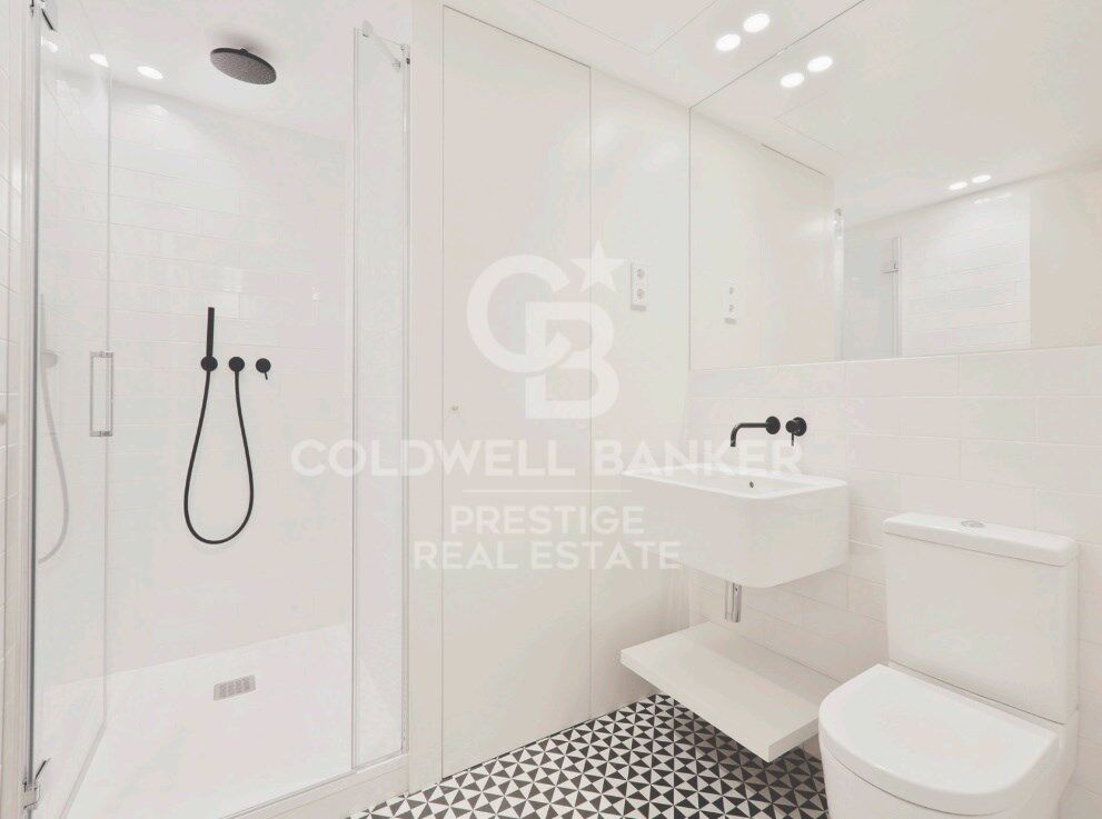 Exclusive renovated apartment in the heart of the Gothic Quarter.