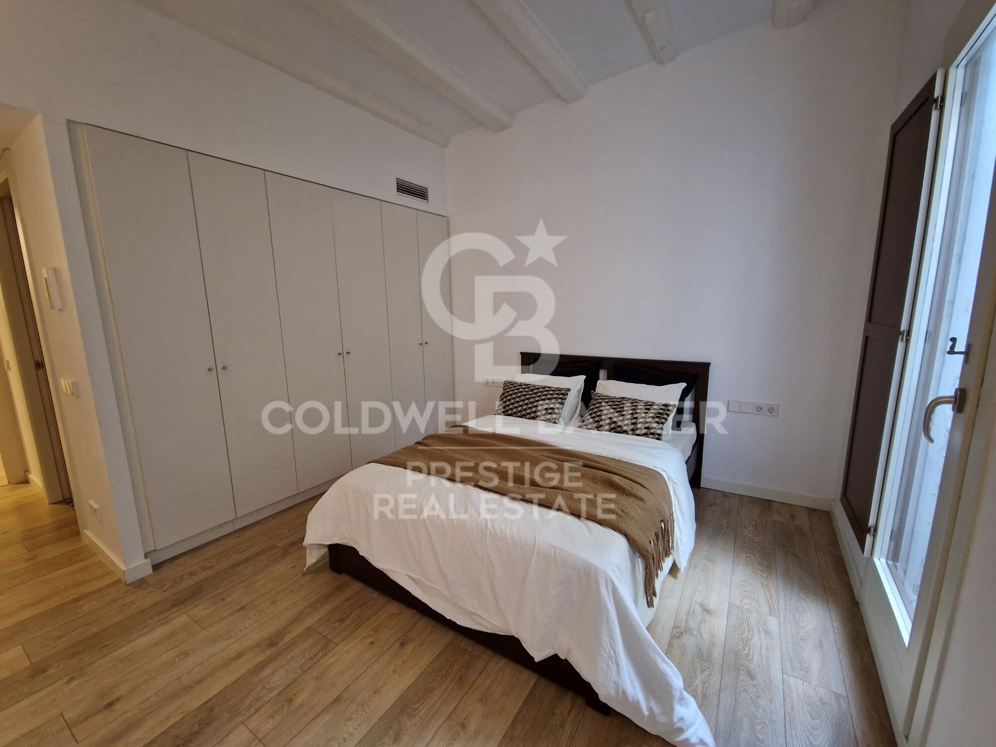 Exclusive renovated apartment in the heart of the Gothic Quarter.