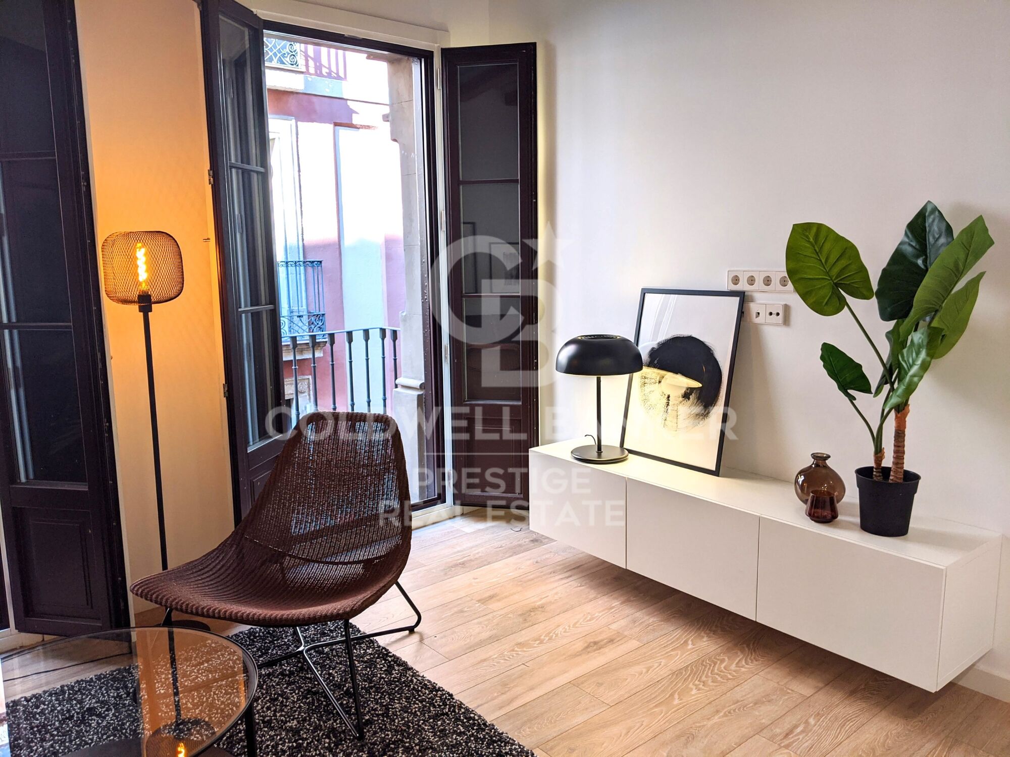 Exclusive renovated apartment in the heart of the Gothic Quarter.