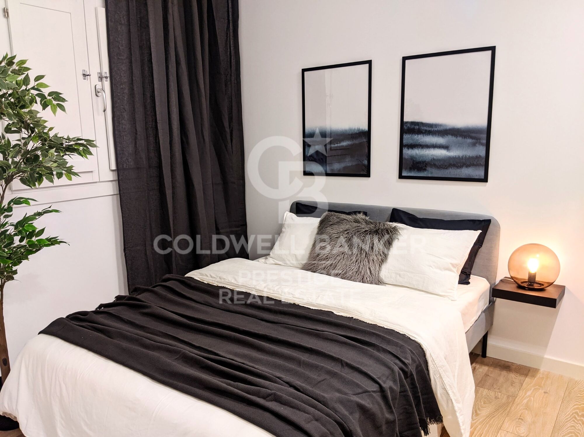 Exclusive renovated apartment in the heart of the Gothic Quarter.