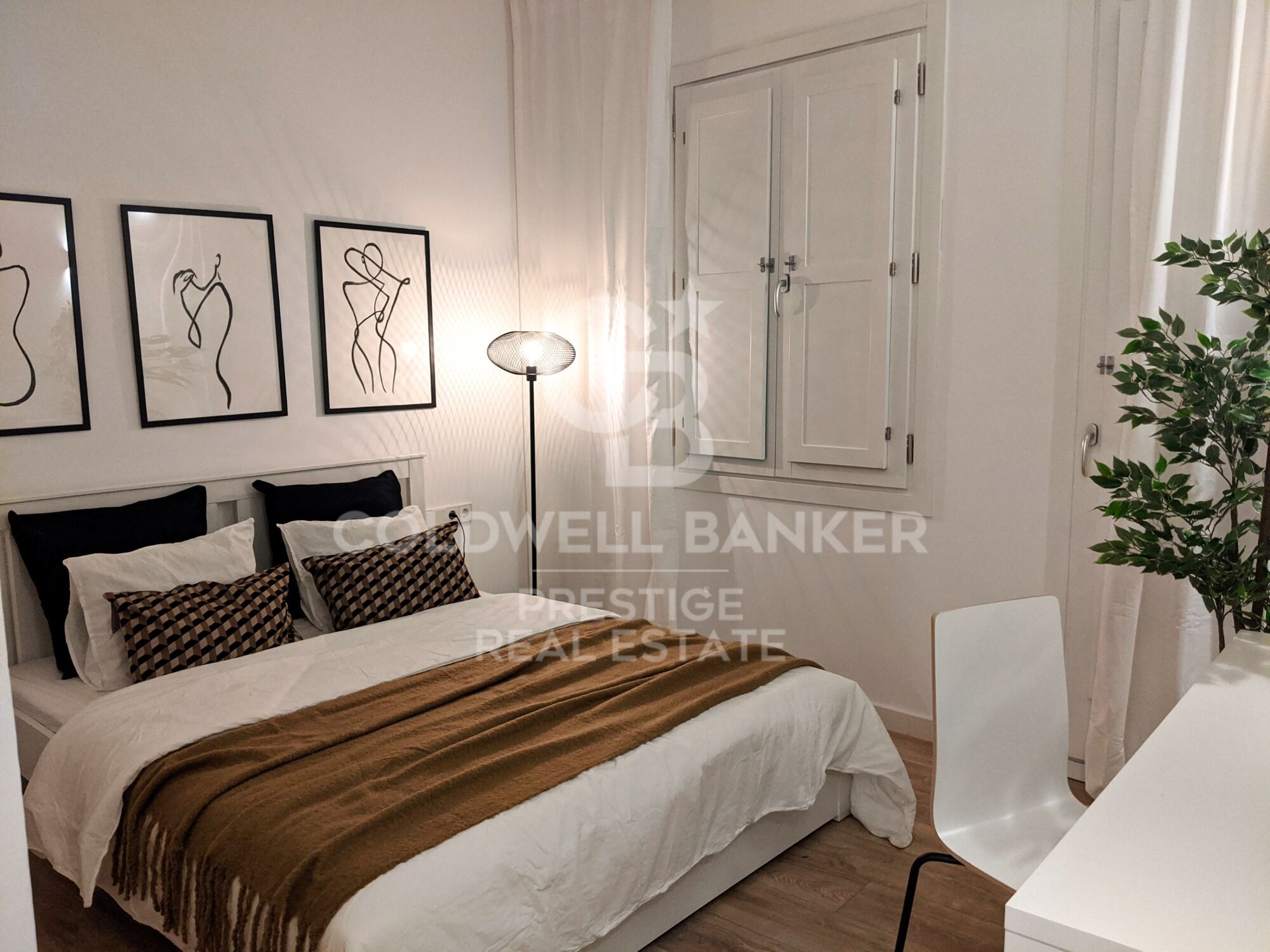 Exclusive renovated apartment in the heart of the Gothic Quarter.