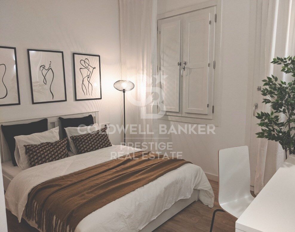 Exclusive renovated apartment in the heart of the Gothic Quarter.