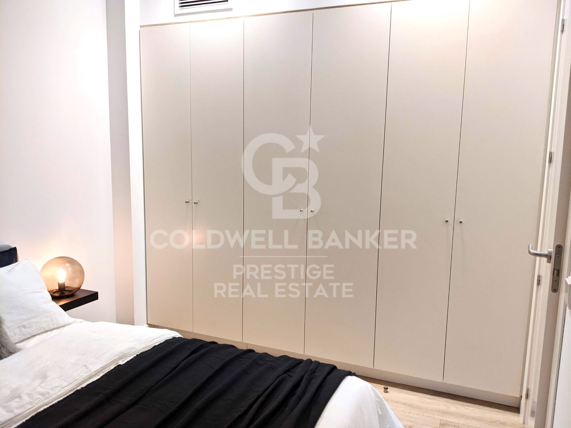 Exclusive renovated apartment in the heart of the Gothic Quarter.