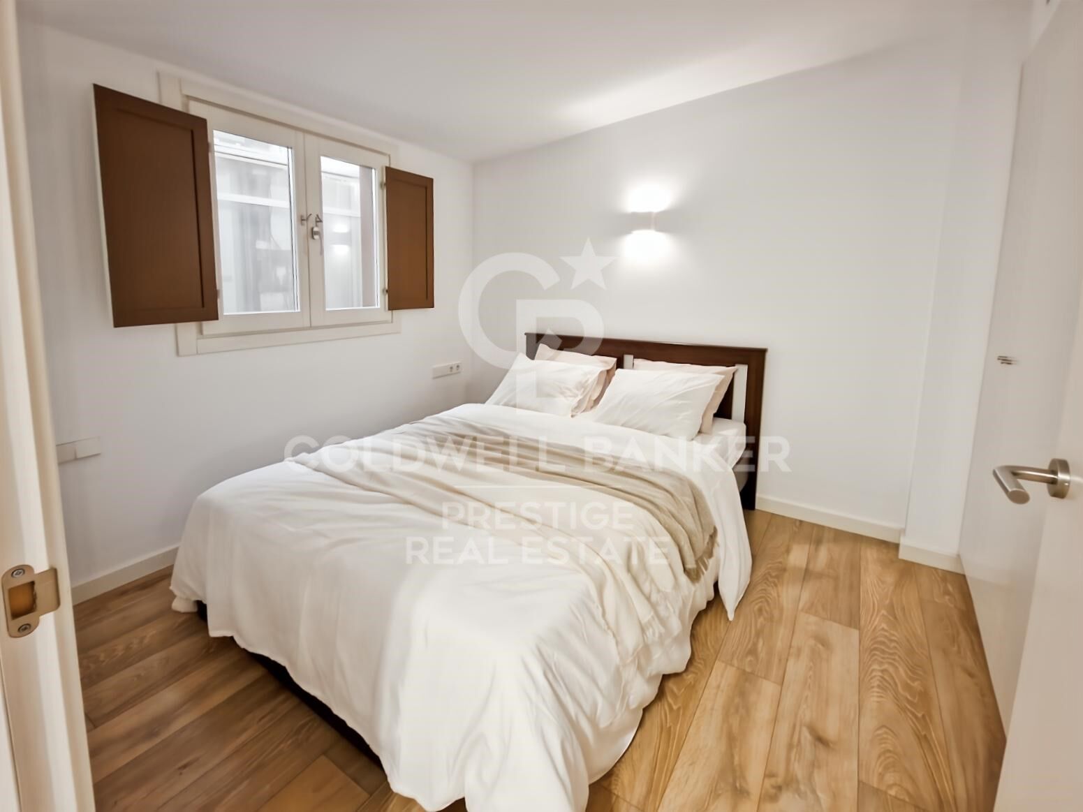 Luxury penthouse with private terrace in the heart of the Gothic Quarter.