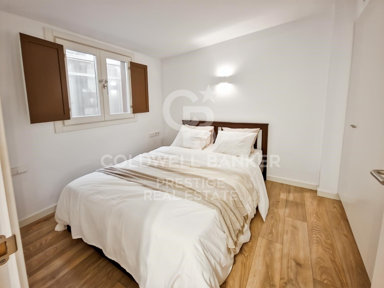 Luxury penthouse with private terrace in the heart of the Gothic Quarter.