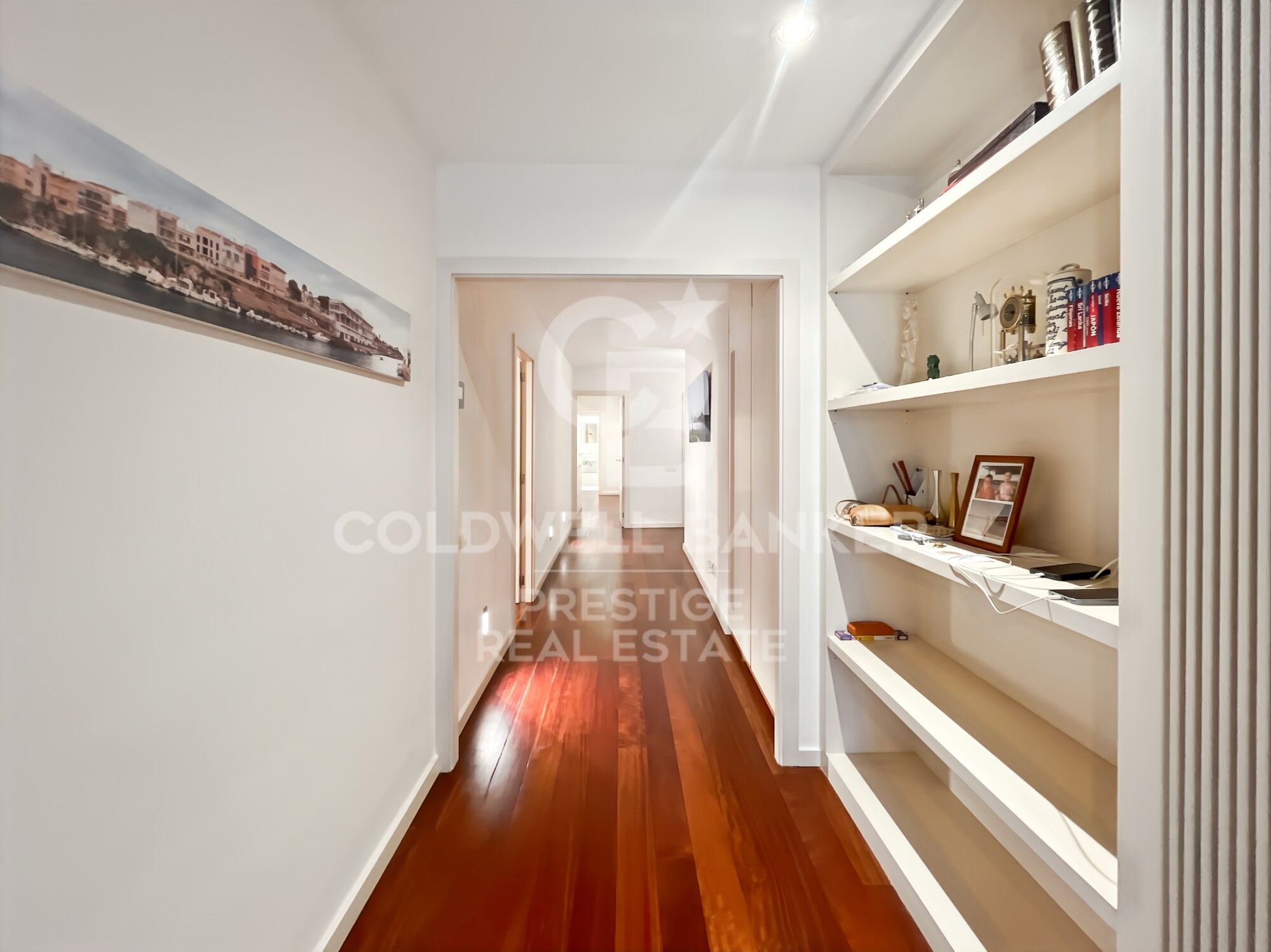 Apartment for sale with terrace and 1 parking space near Plaza Francesc Macià