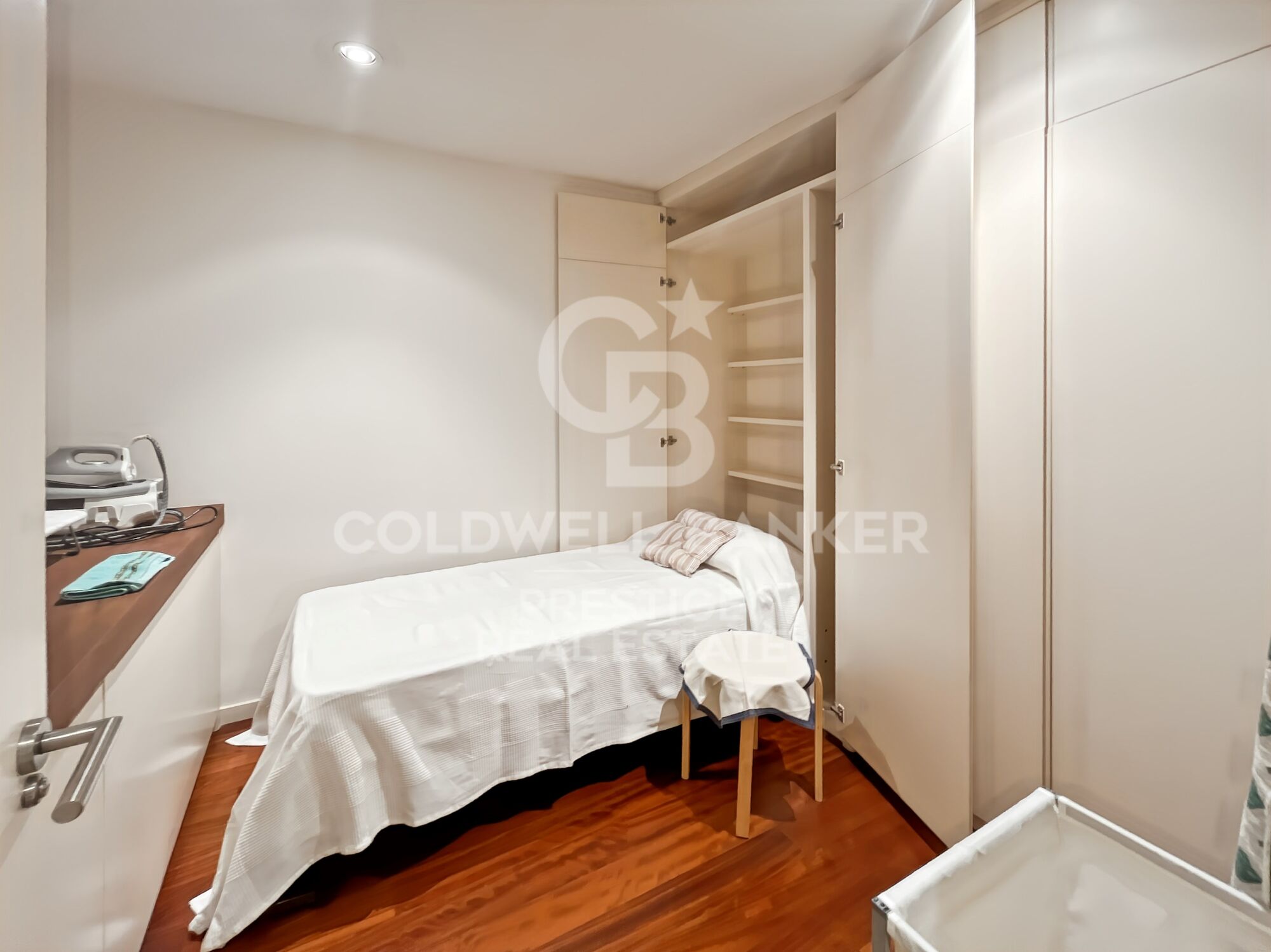 Piso en venta con terraza y parking cerca de la Plaza Francesc Macià