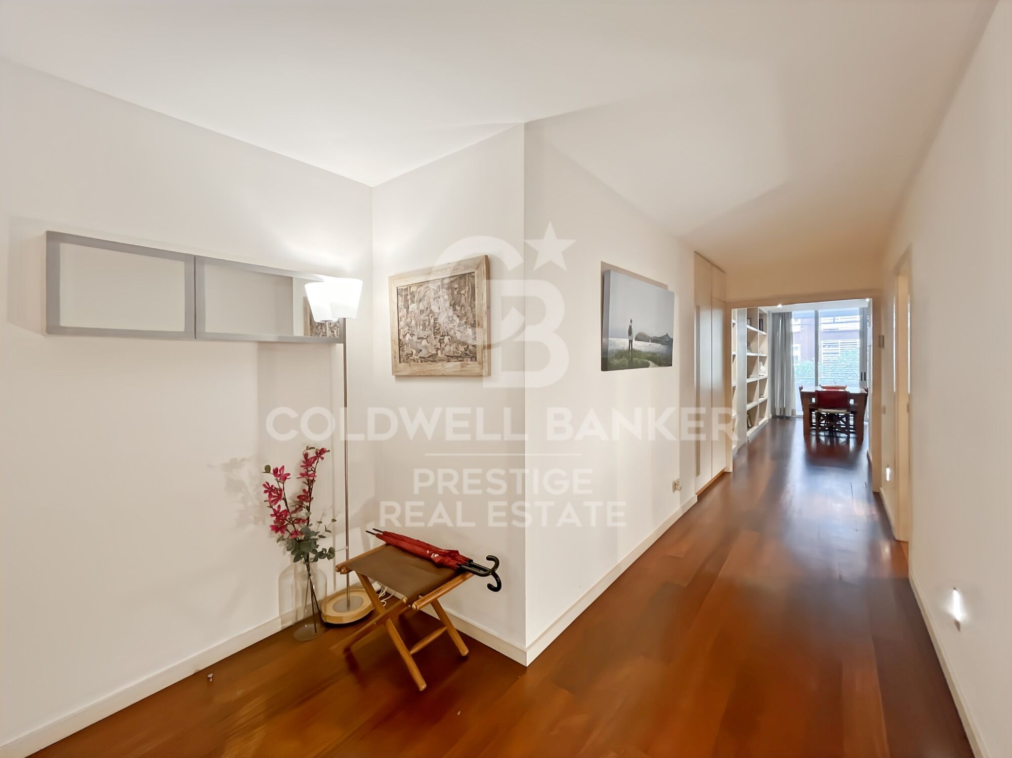 Piso en venta con terraza y parking cerca de la Plaza Francesc Macià