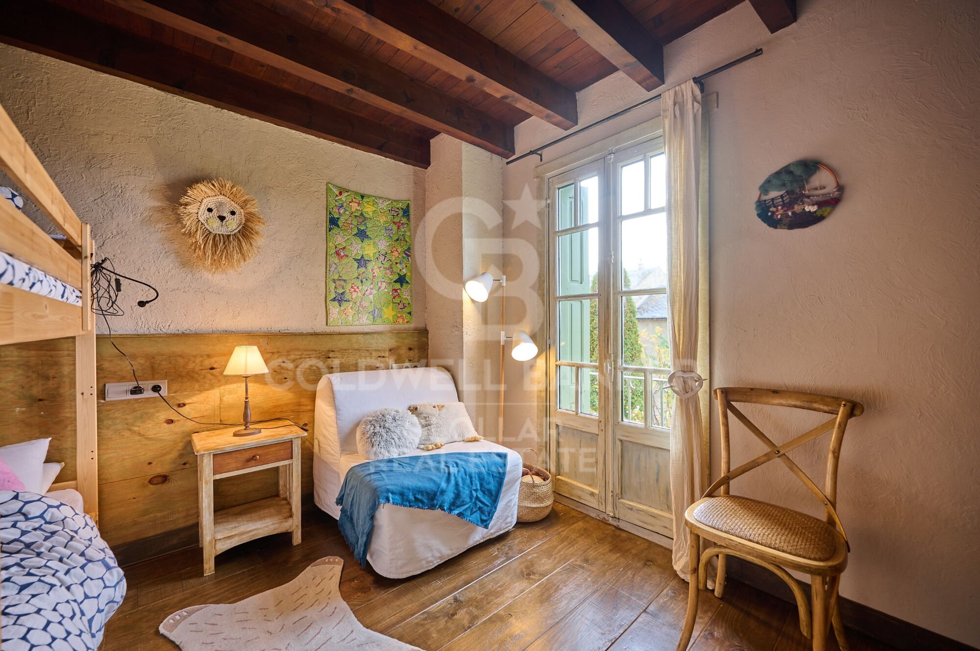 Apartment 3 Bedrooms Sale Enveitg