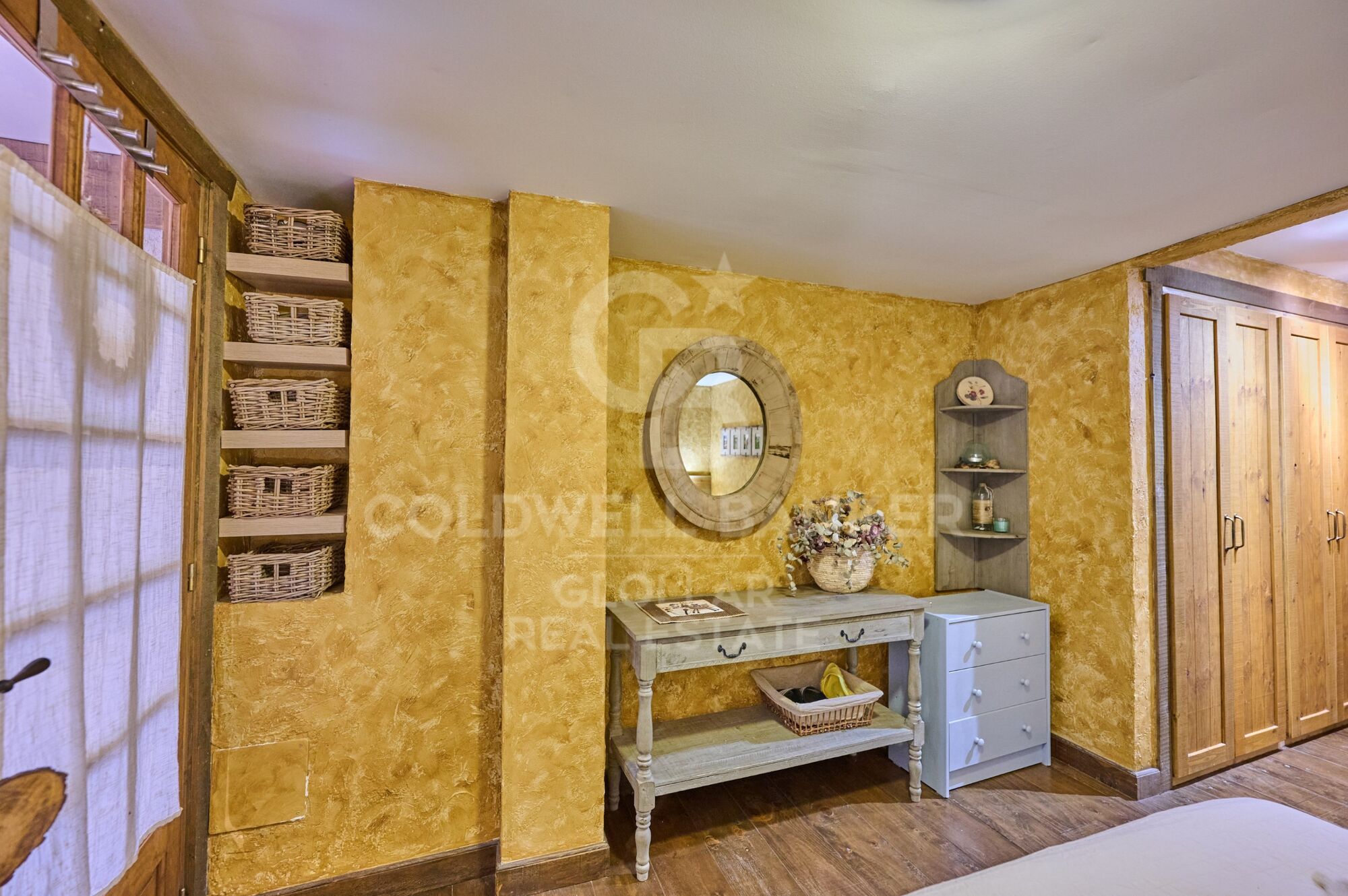 Apartment 3 Bedrooms Sale Enveitg