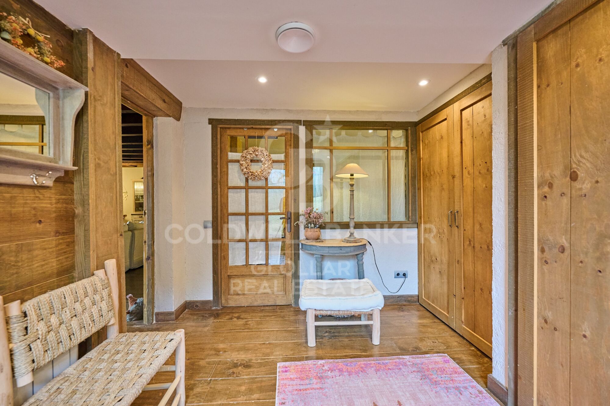 Apartment 3 Bedrooms Sale Enveitg