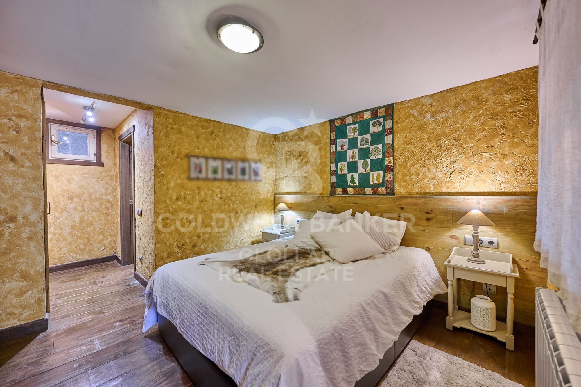 Apartment 3 Bedrooms Sale Enveitg