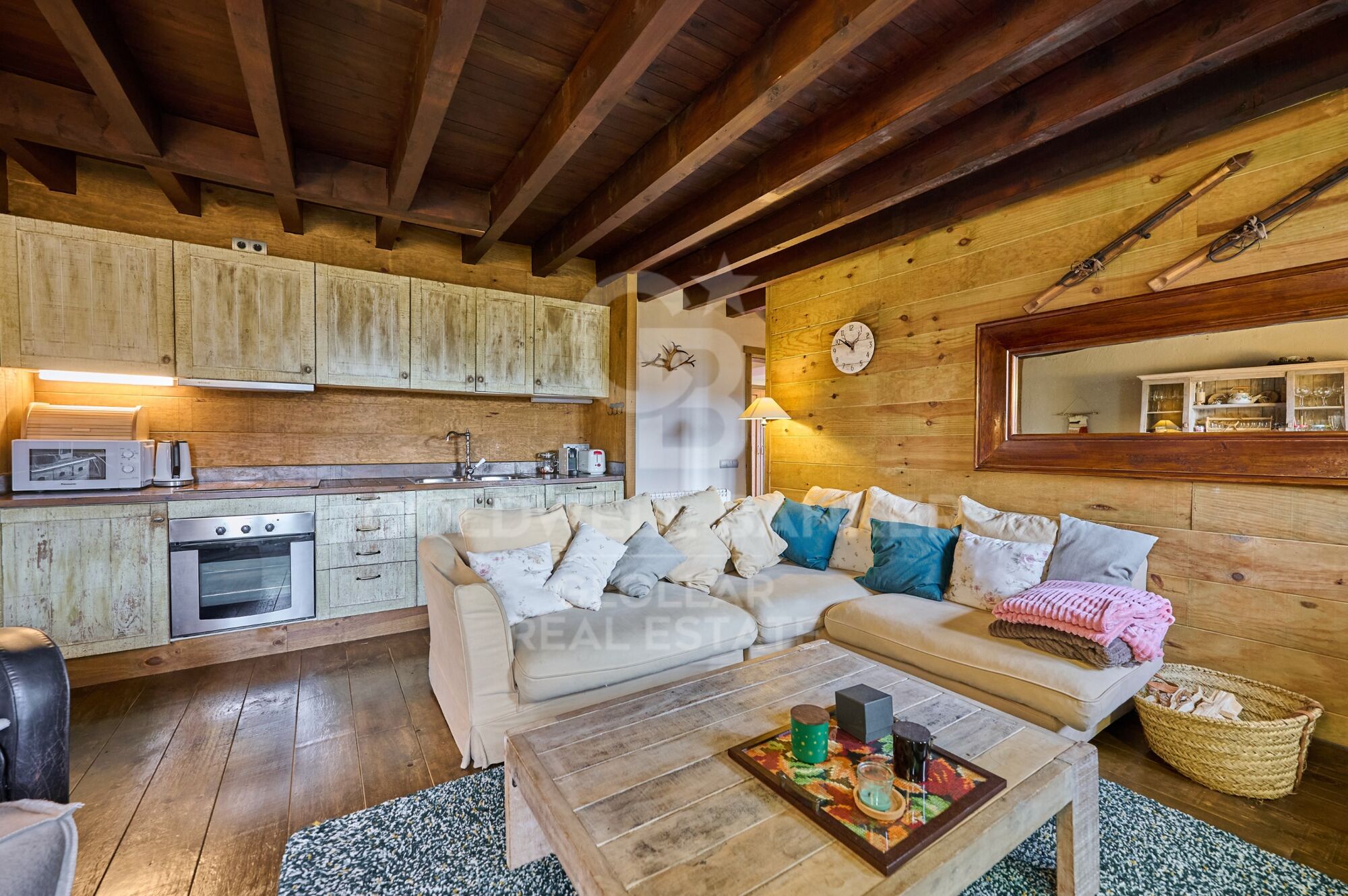 Apartment 3 Bedrooms Sale Enveitg