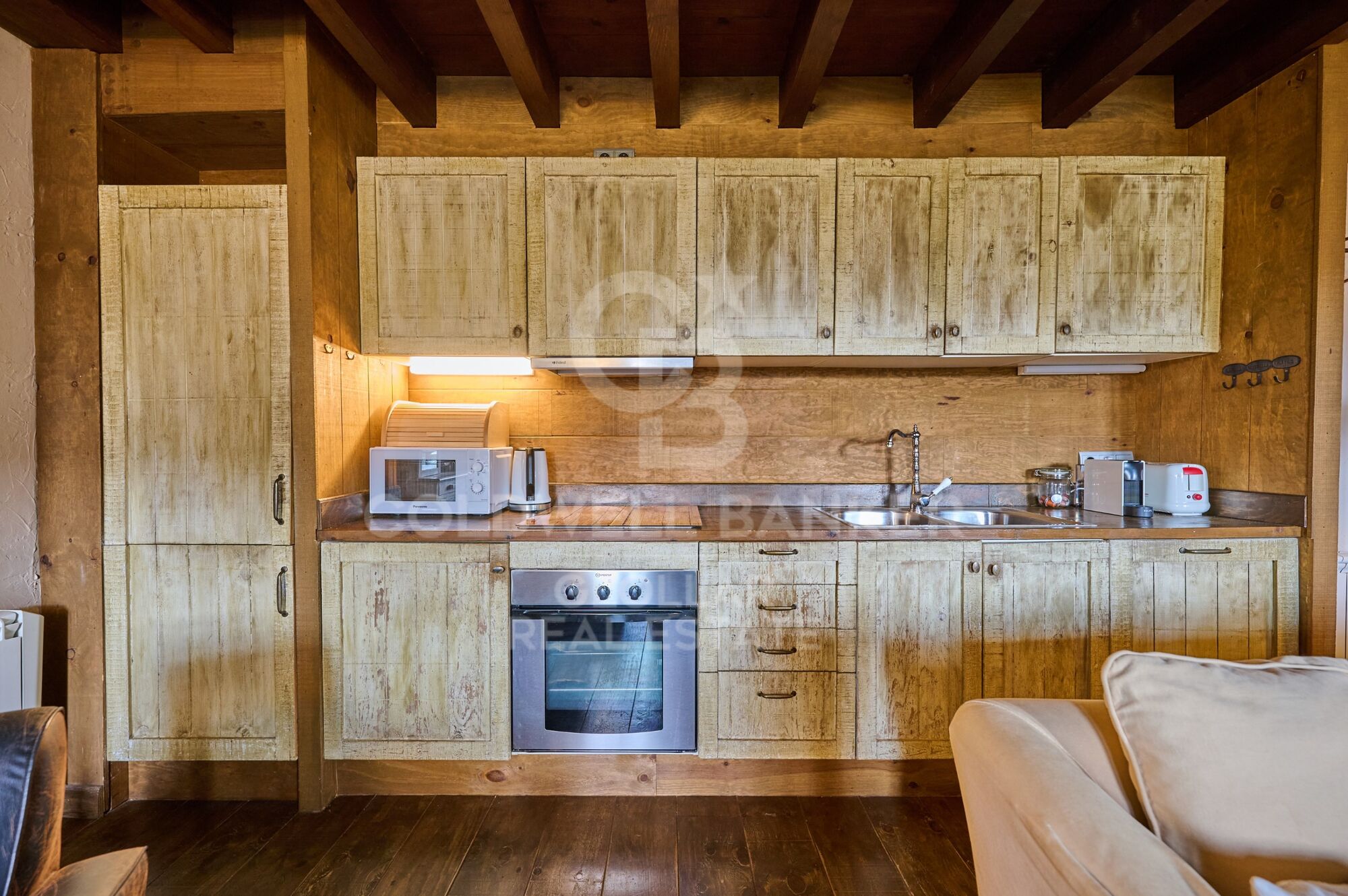 Apartment 3 Bedrooms Sale Enveitg