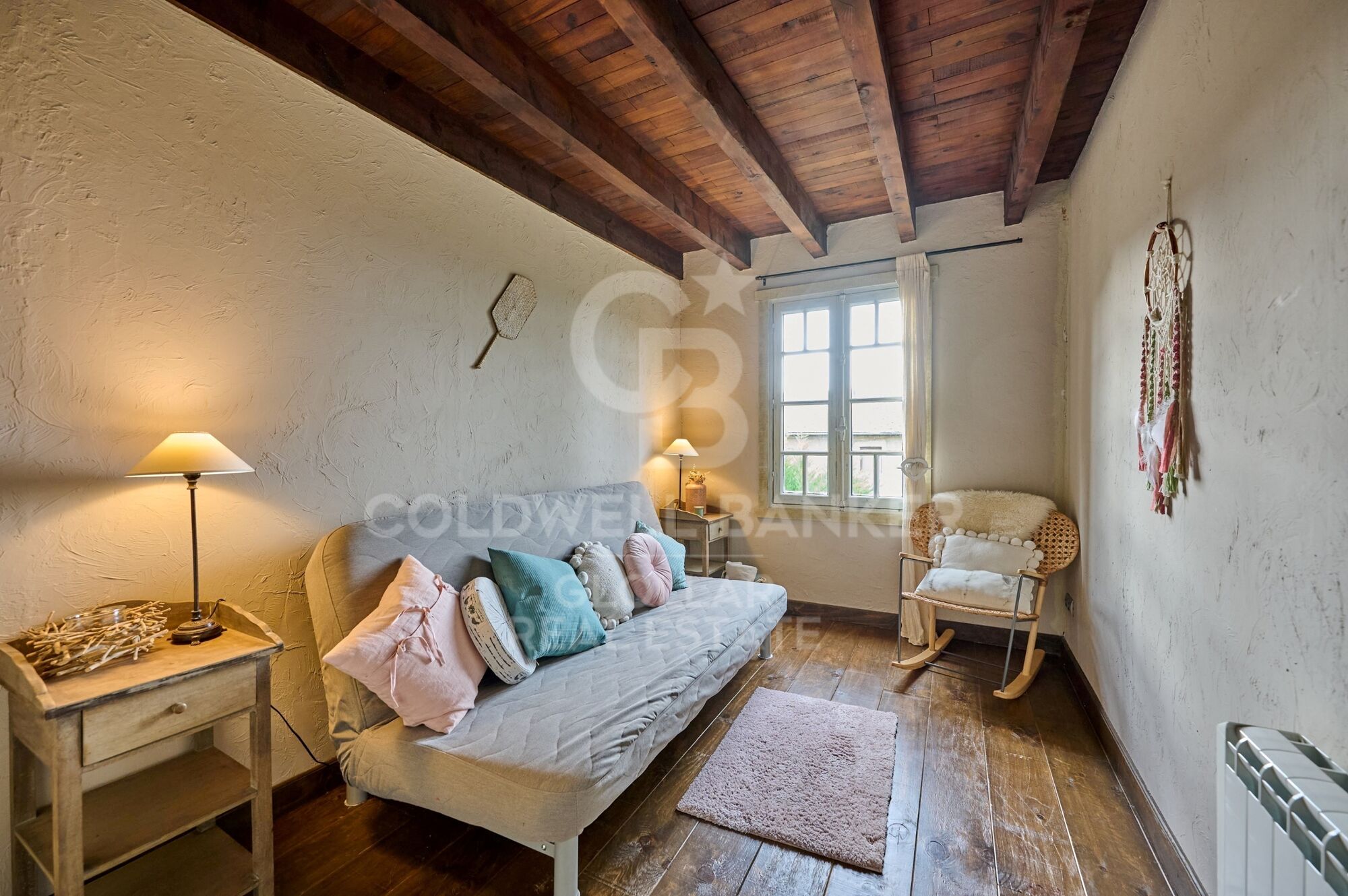 Apartment 3 Bedrooms Sale Enveitg