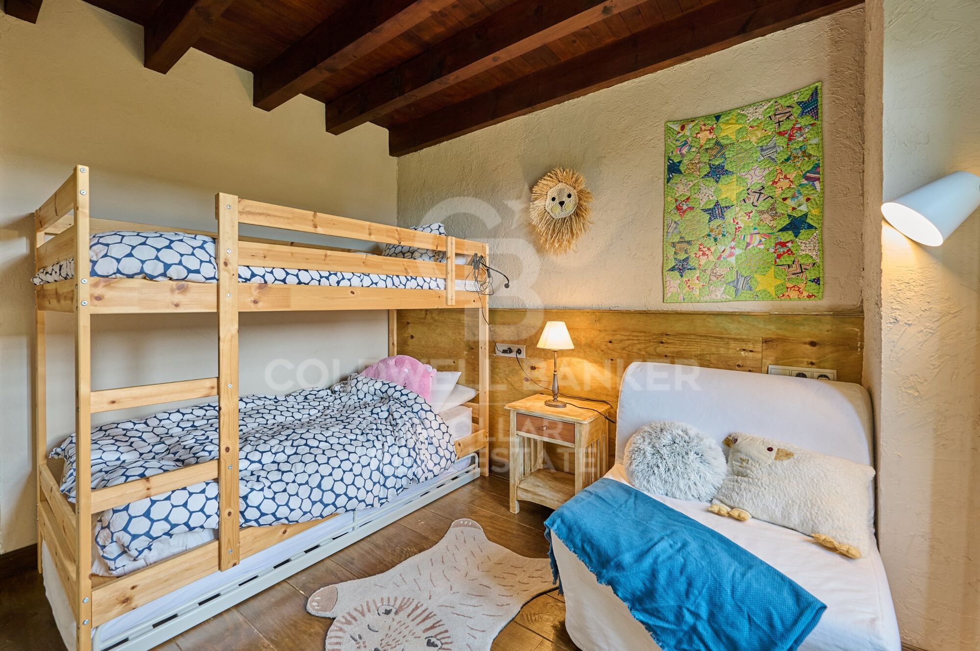 Apartment 3 Bedrooms Sale Enveitg