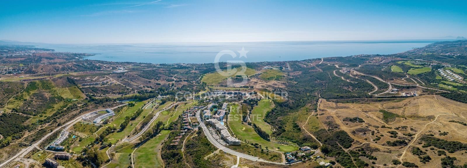 Luxury apartments next to the golf course in Estepona