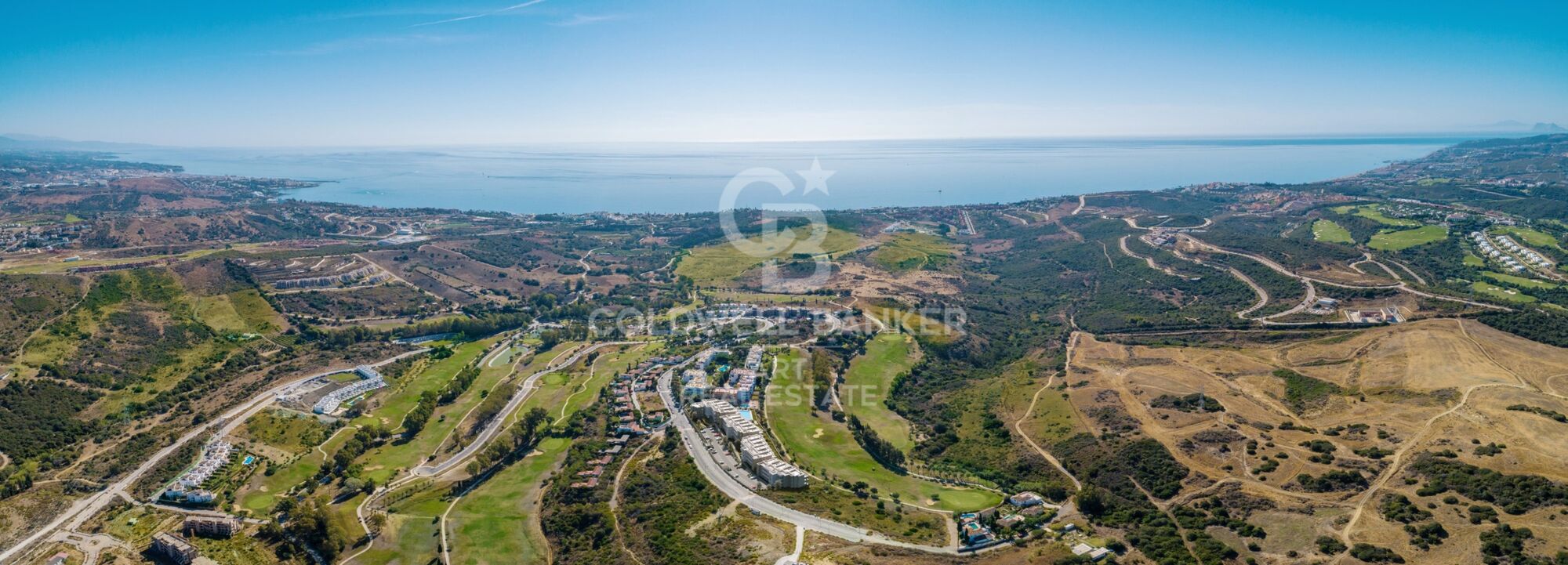 Luxury apartments next to the golf course in Estepona