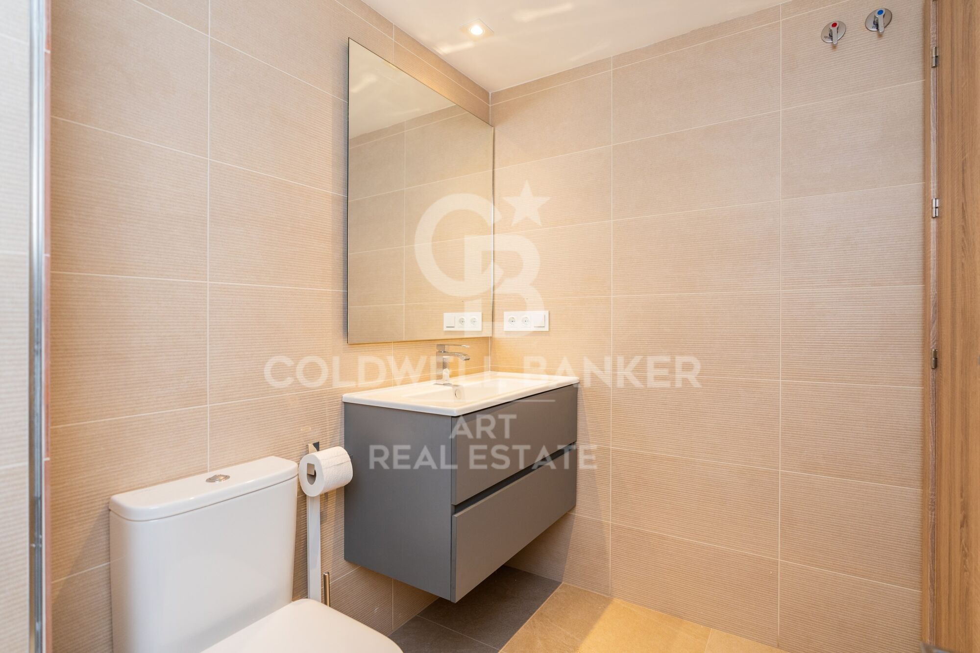 Luxury apartments next to the golf course in Estepona