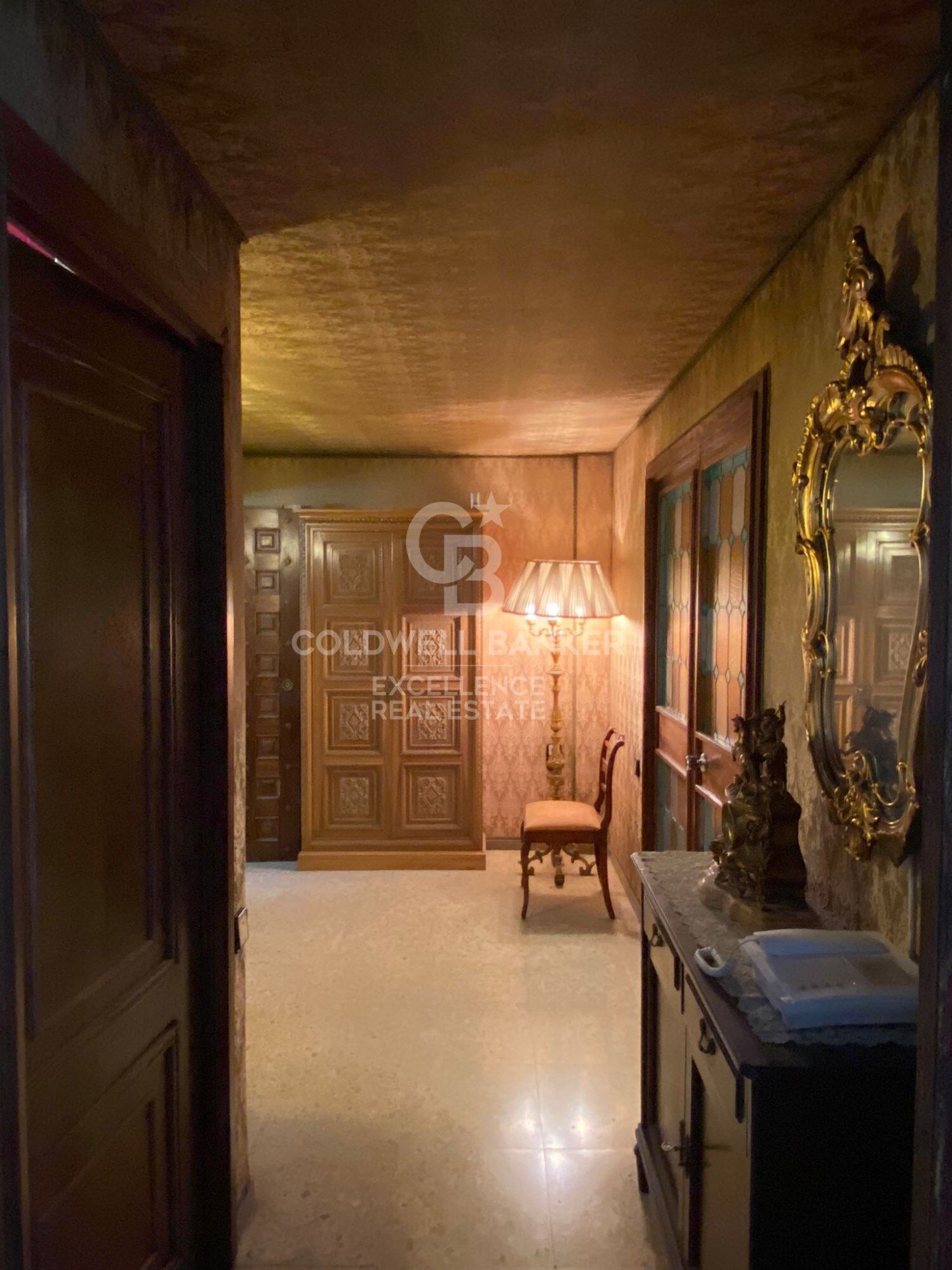 Herrschaftliche Wohnung zu verkaufen in prestigeträchtiger Lage