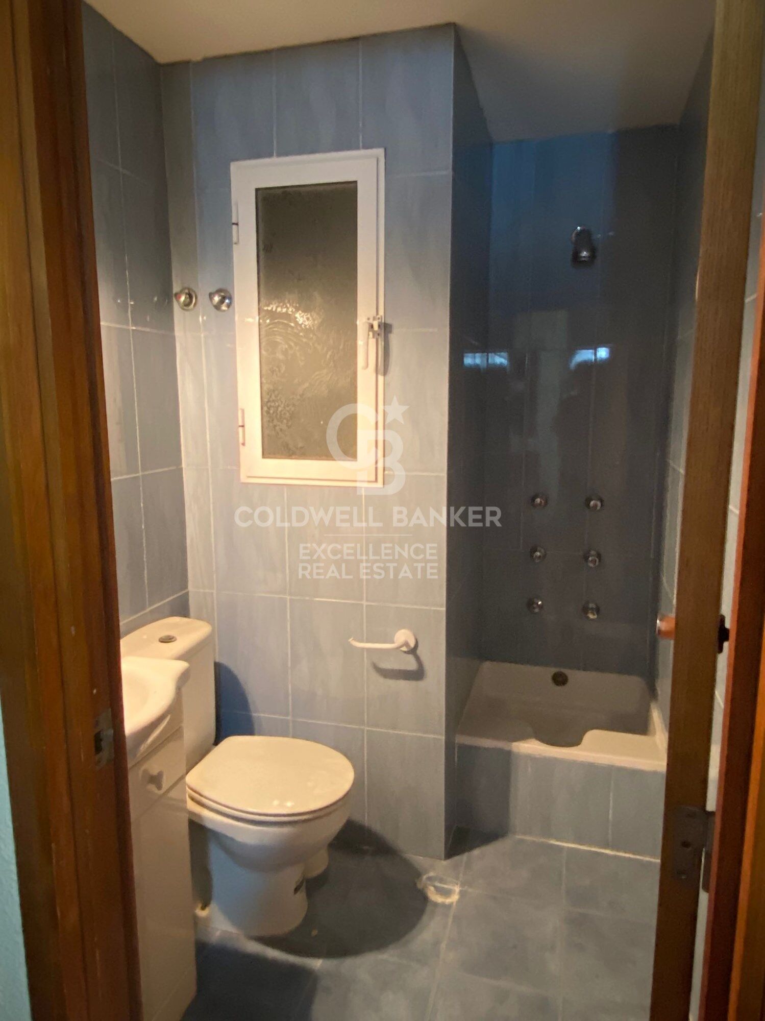 Regal Apartment for Sale in a Prestigious Location