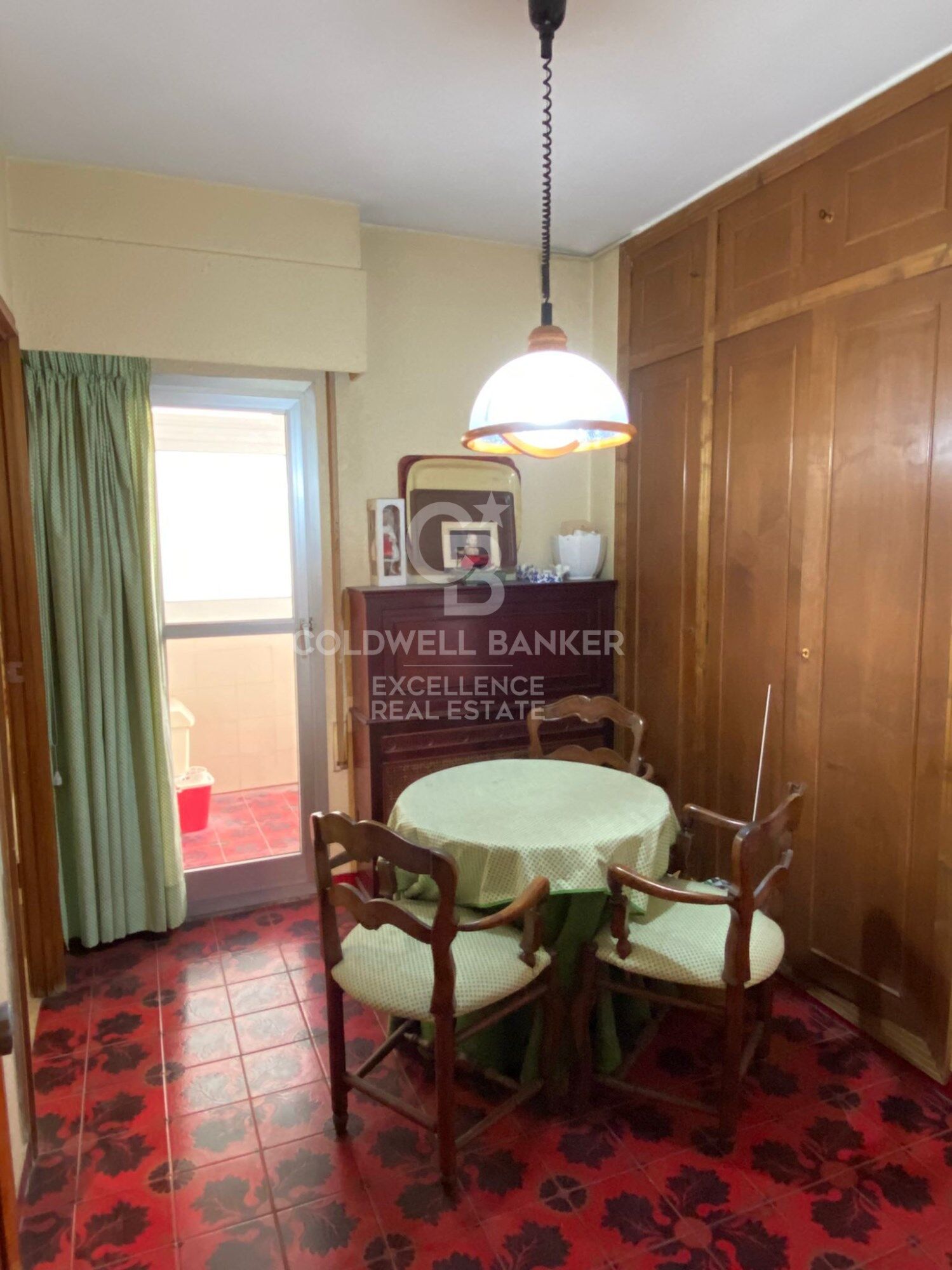 Regal Apartment for Sale in a Prestigious Location