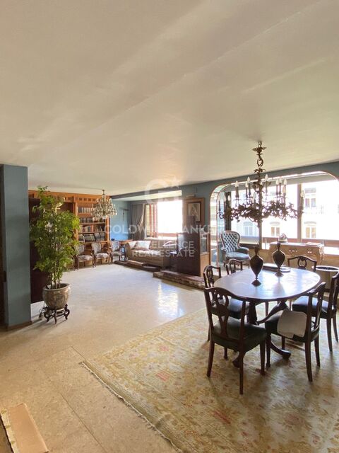 Piso señorial a la venta en prestigioso emplazamiento