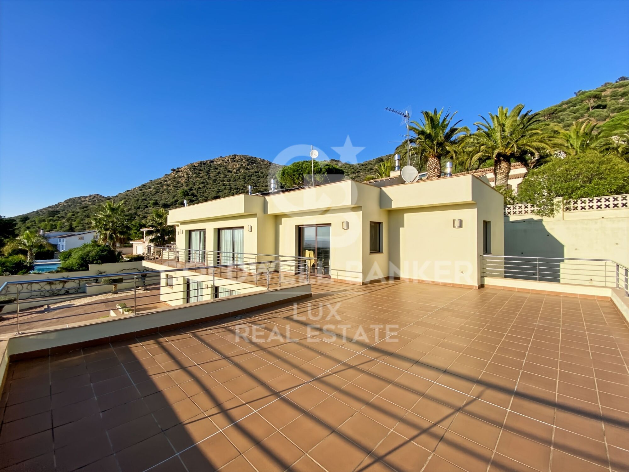 Villa de lujo con piscina y jardín en Els Olivars, Pau