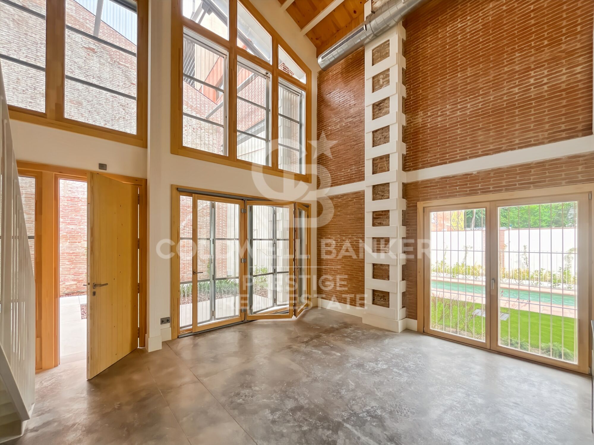 Nouveau développement de 4 bâtiments emblématiques rénovés avec des lofts uniques à vendre à Poblenou, Barcelone.