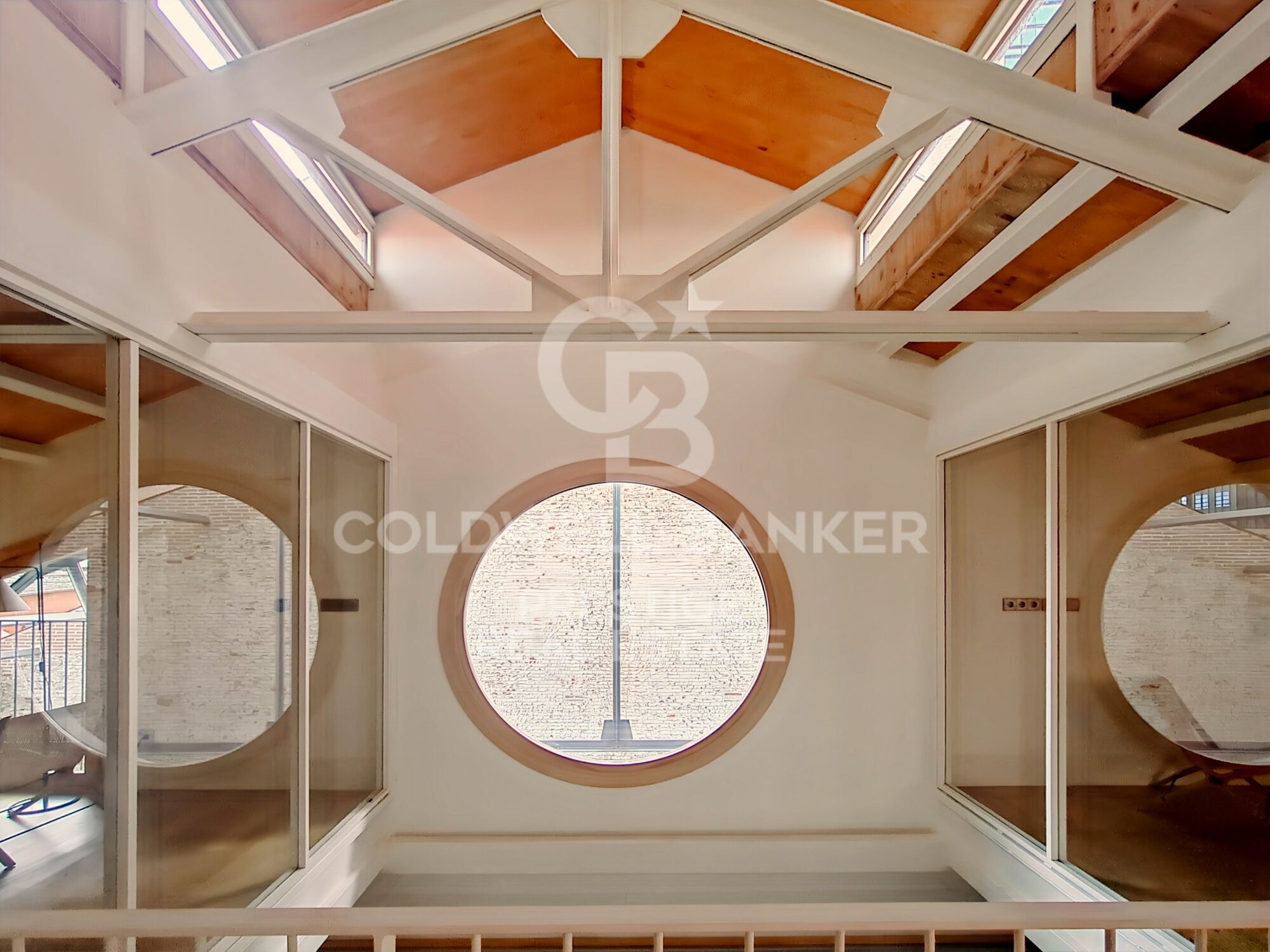 Nouveau développement de 4 bâtiments emblématiques rénovés avec des lofts uniques à vendre à Poblenou, Barcelone.