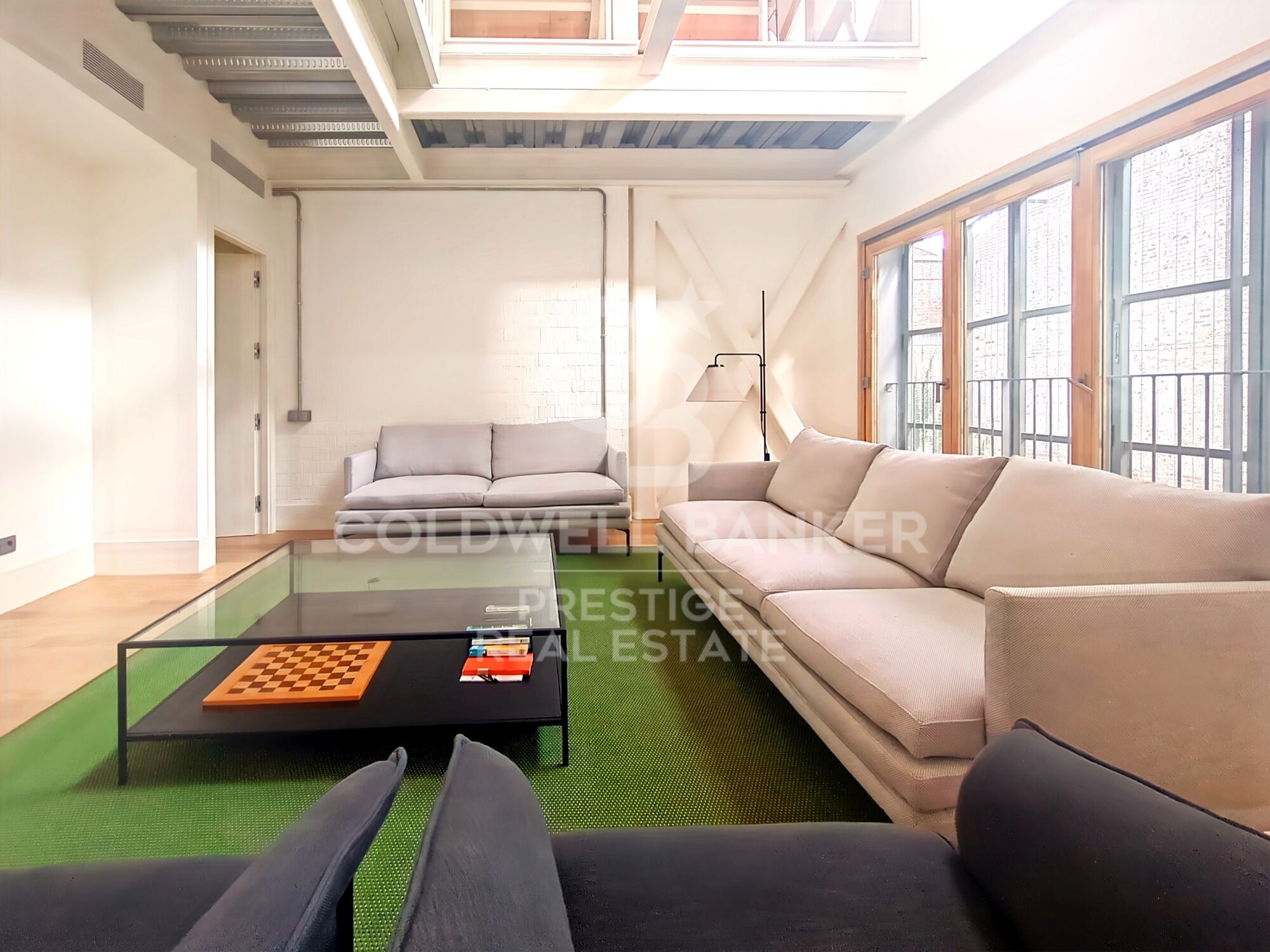 Nouveau développement de 4 bâtiments emblématiques rénovés avec des lofts uniques à vendre à Poblenou, Barcelone.