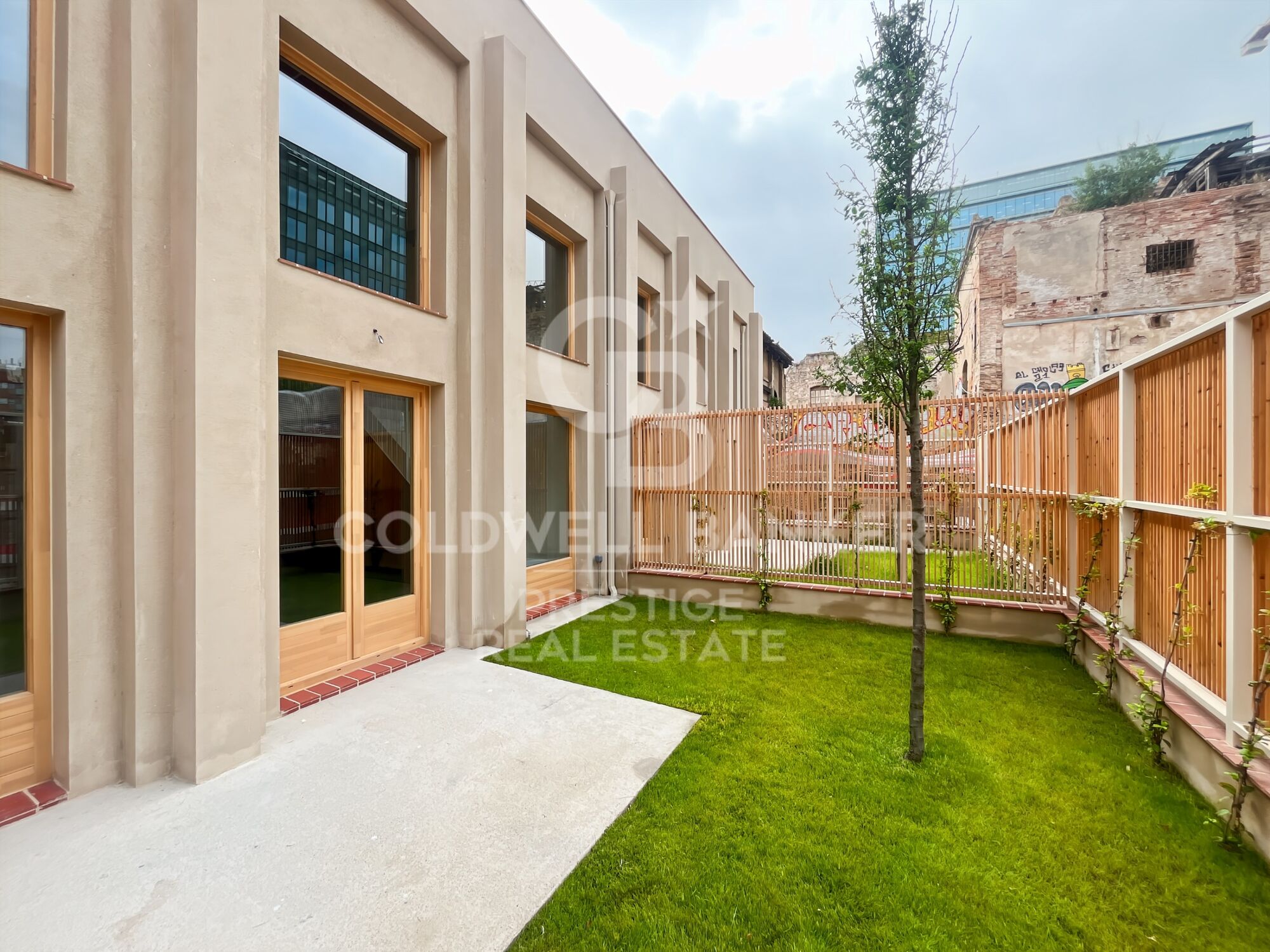 Tríplex de obra nueva de 2 dormitorios con terraza en Poblenou