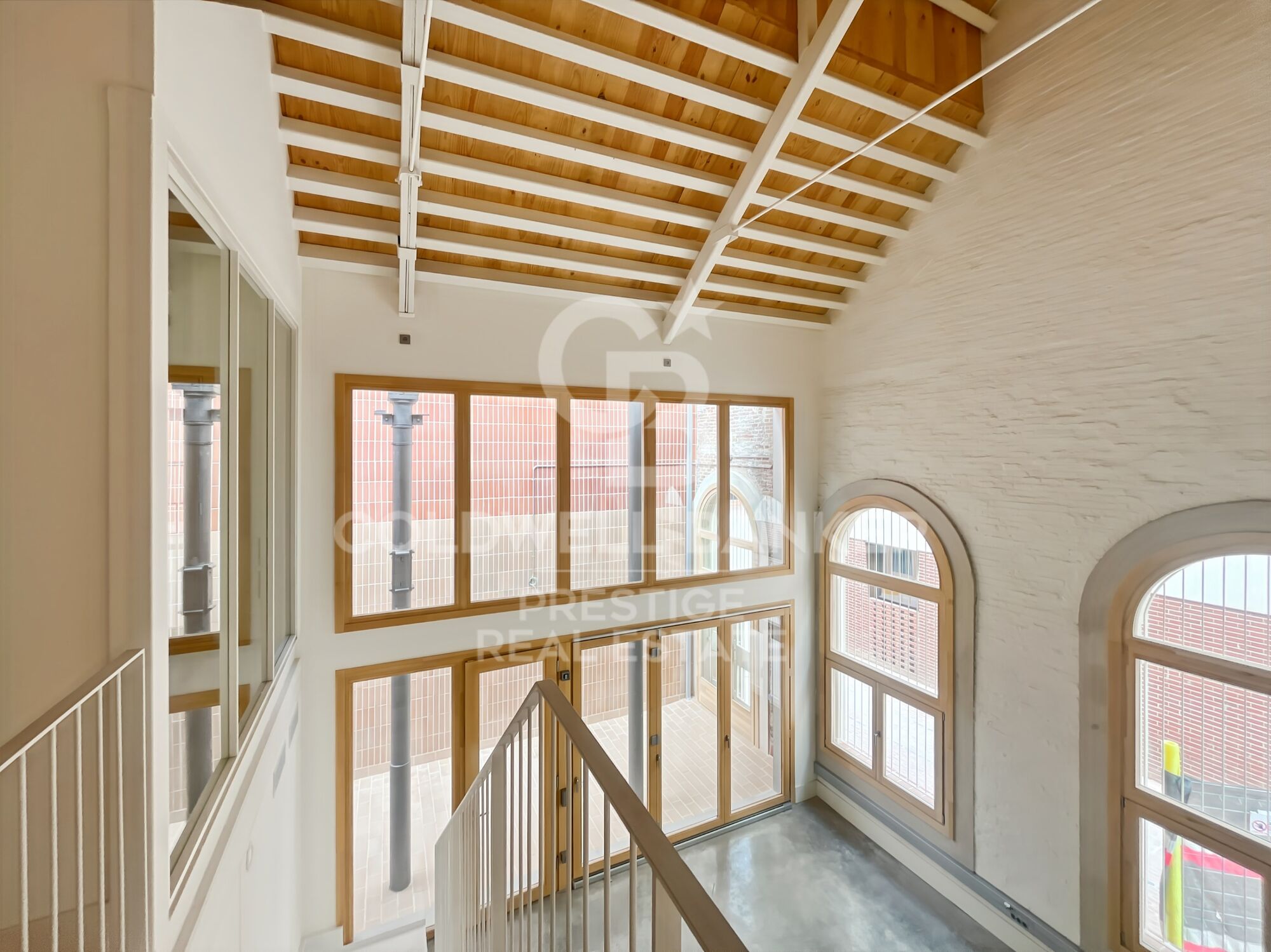 Dúplex tipo loft de 2 dormitorios en venta con terraza en un edificio rehabilitado en Poblenou, Barcelona