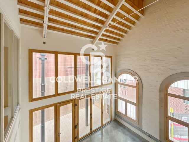 2 bedroom loft duplex for sale with terrace in a refurbished building in Poblenou, Barcelona