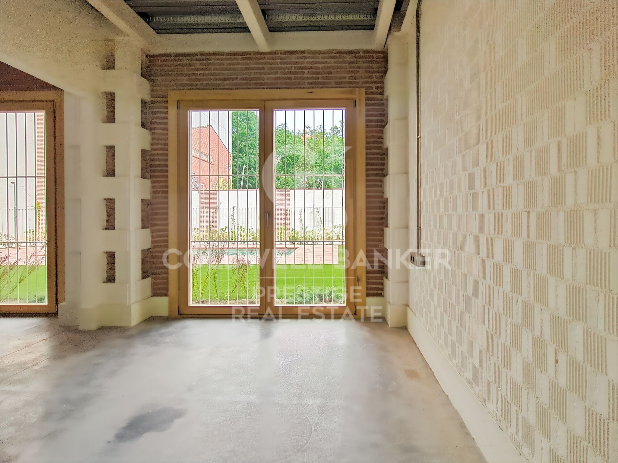 Newly built 2-bedroom triplex with terrace in Poblenou