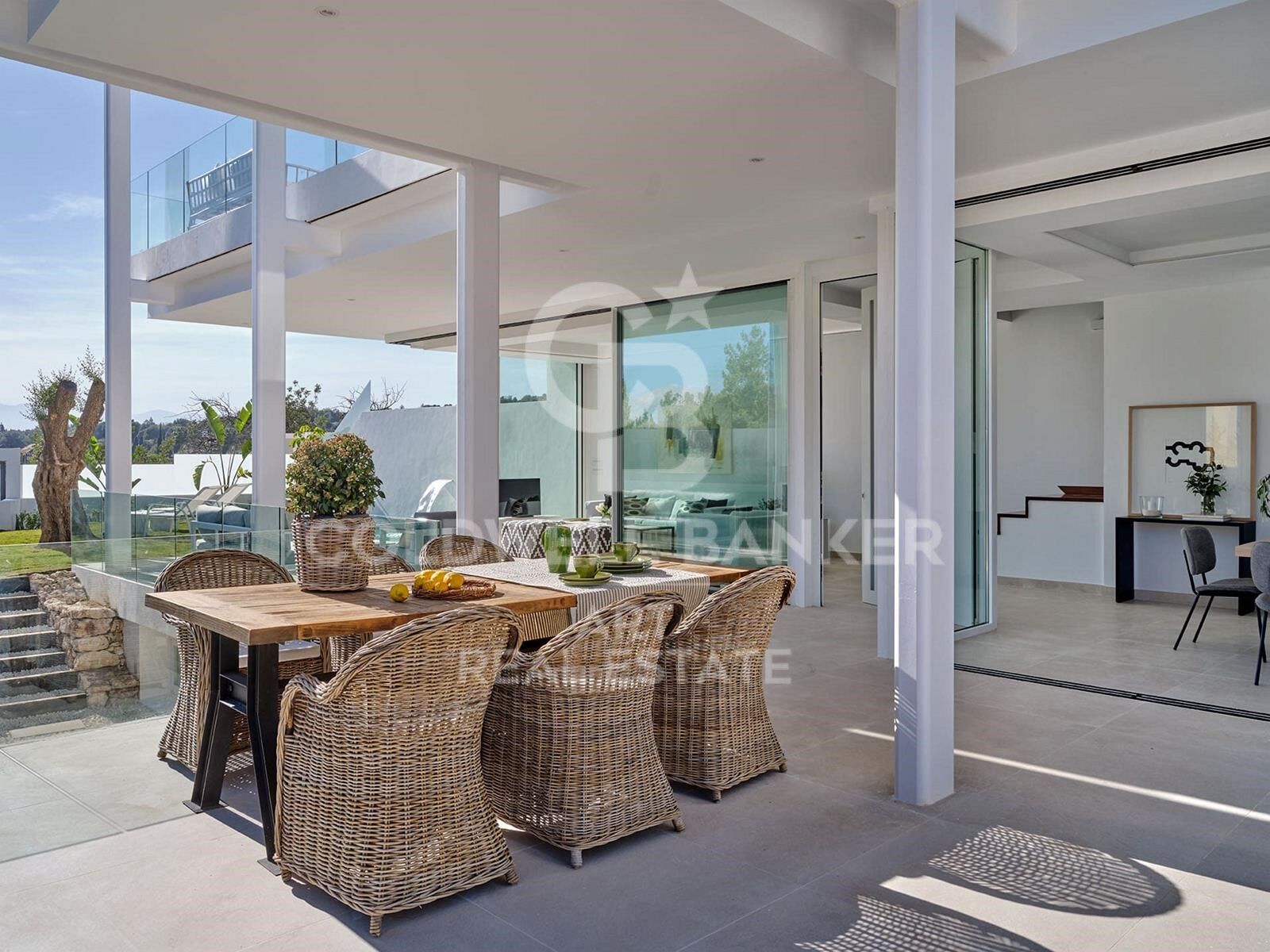 Belle villa avec vue panoramique sur la mer à Marbella