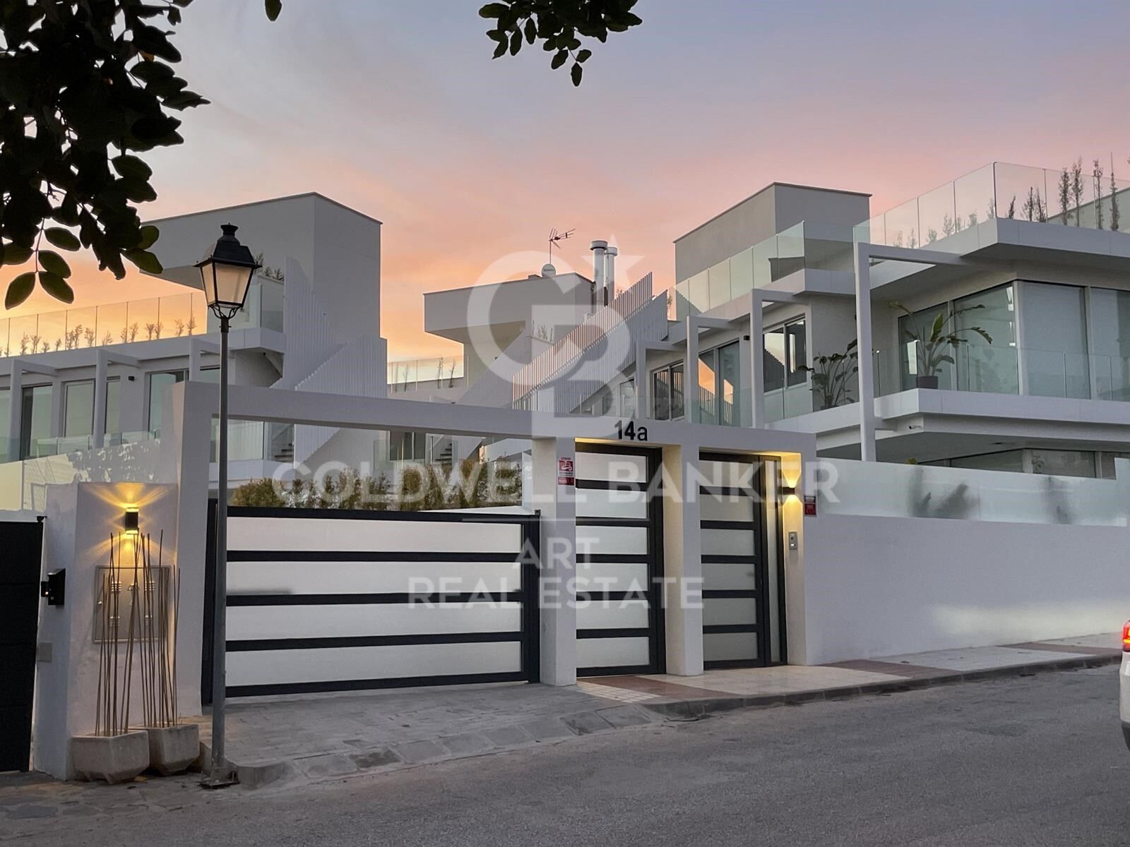 Preciosa villa con vistas panorámicas al mar en Marbella