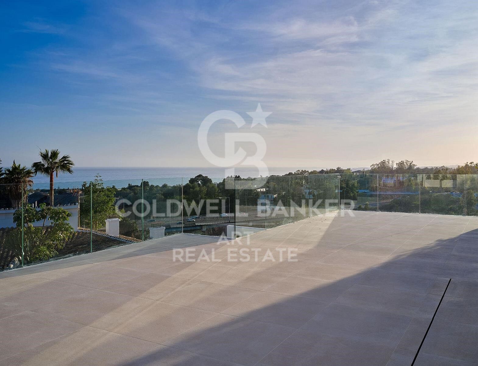 Preciosa villa con vistas panorámicas al mar en Marbella